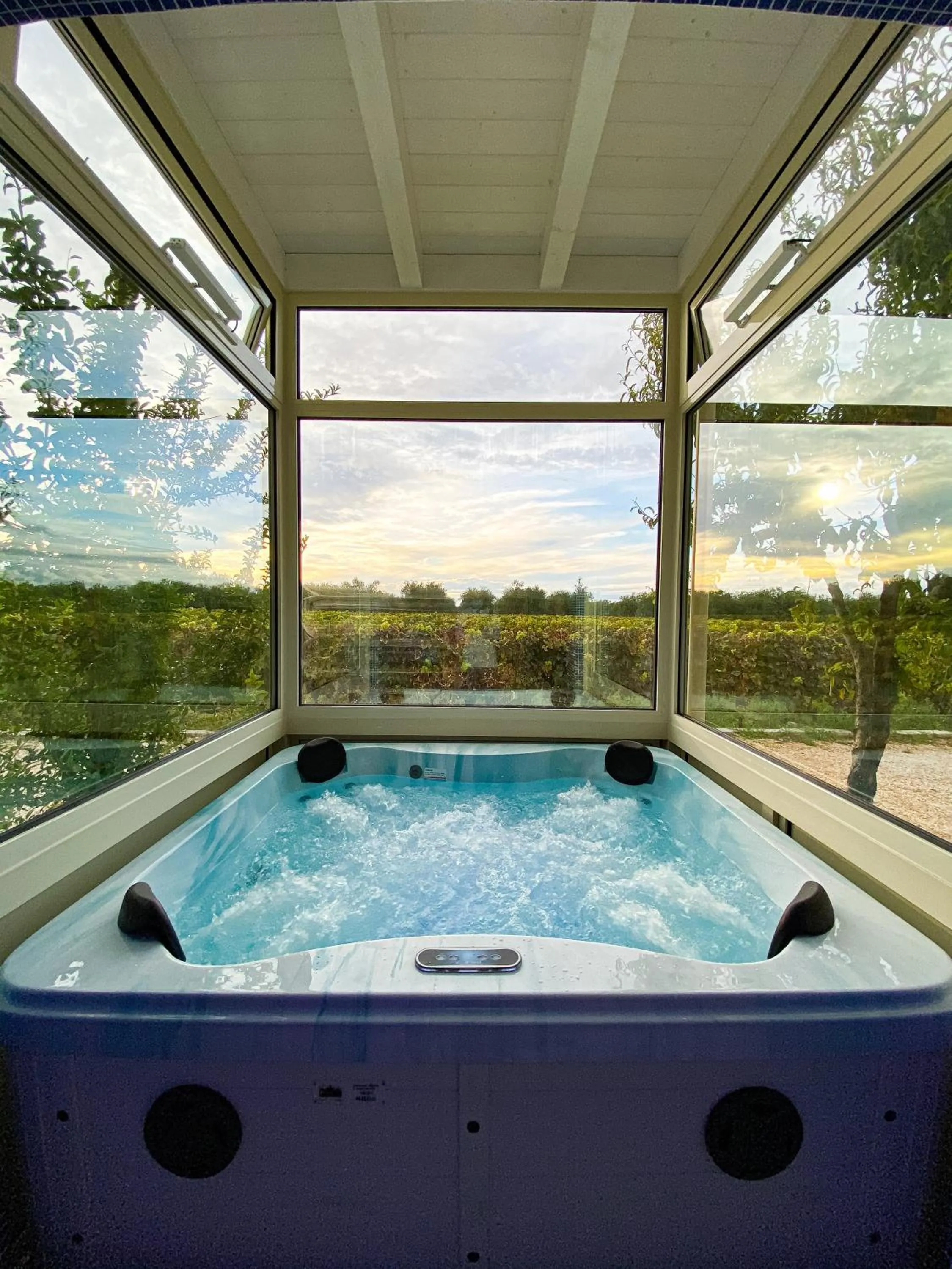 Hot Tub in Tenuta Vigna del Noce