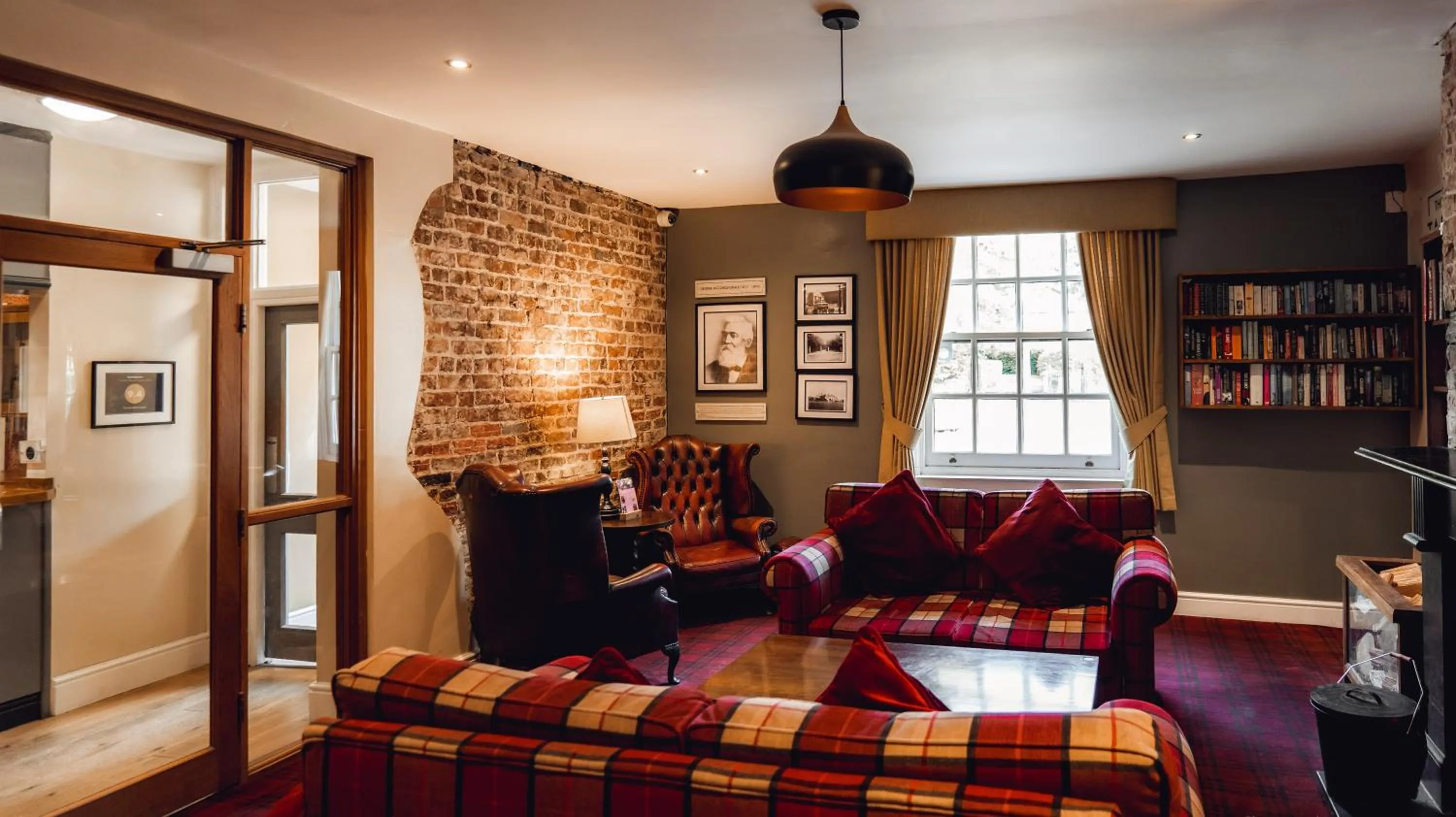 Lounge or bar in The Kirkfield Hotel