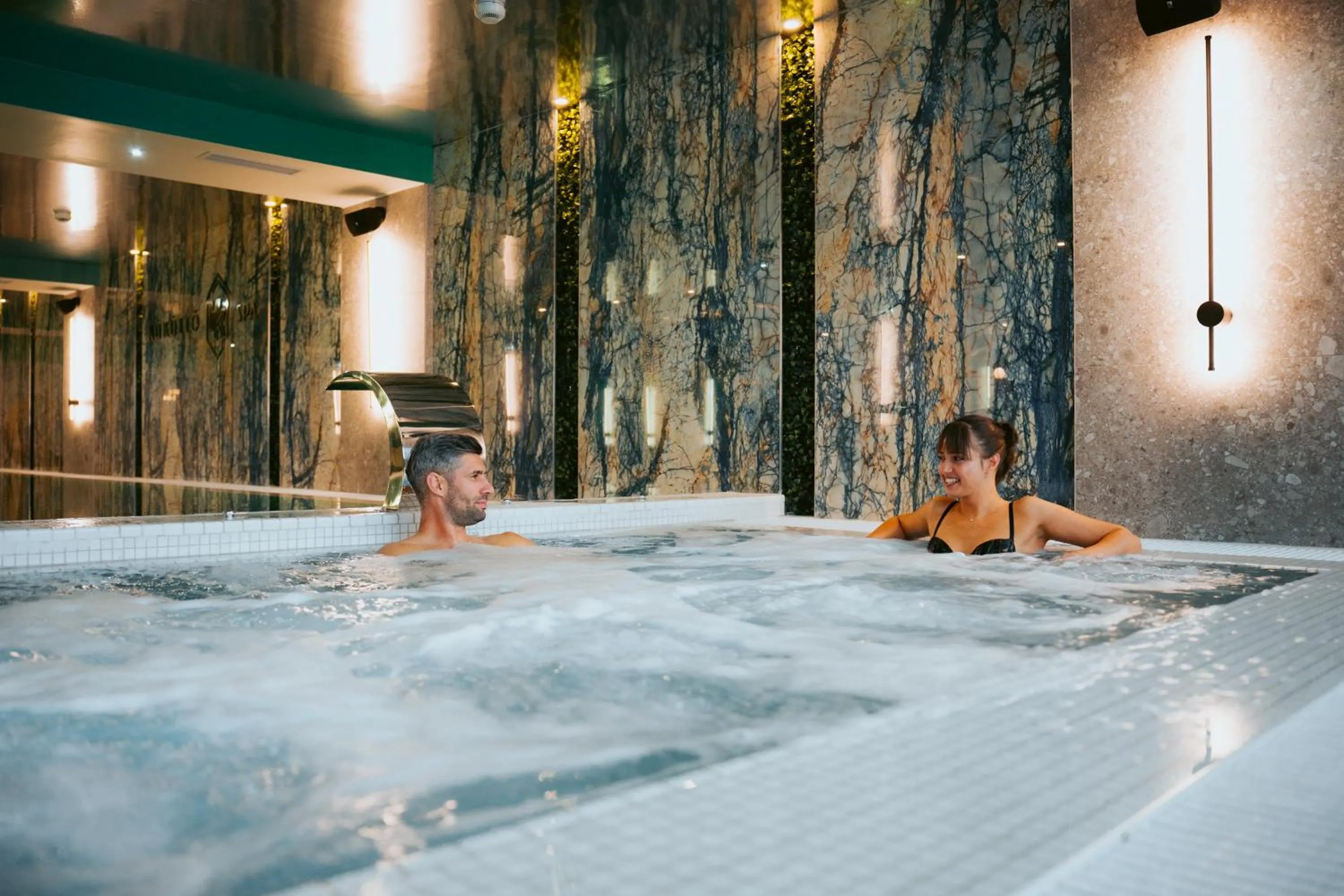 Hot Tub in Hotel Küküllő - Târnava