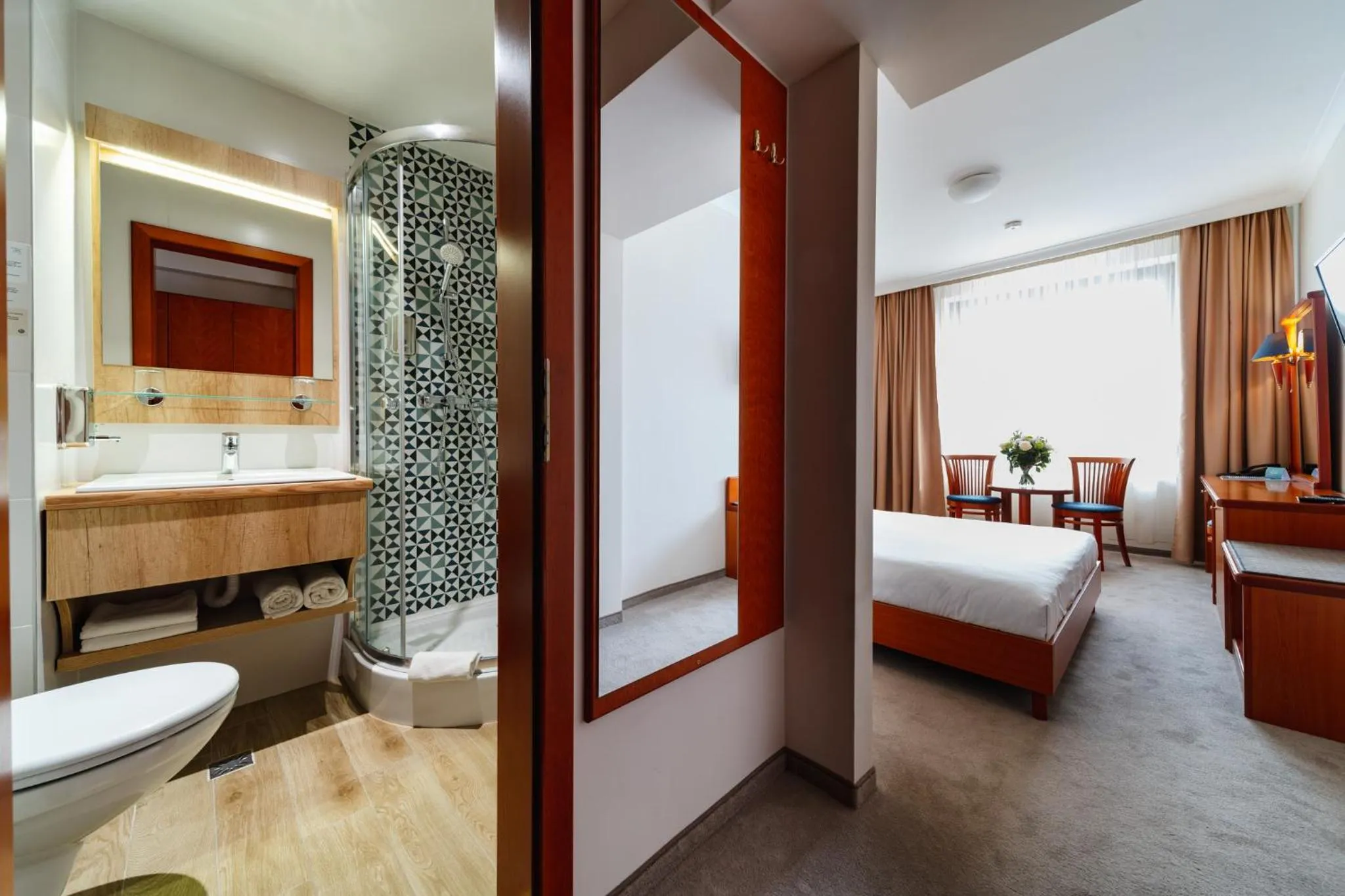 Shower, Bed in Hotel Küküllő - Târnava