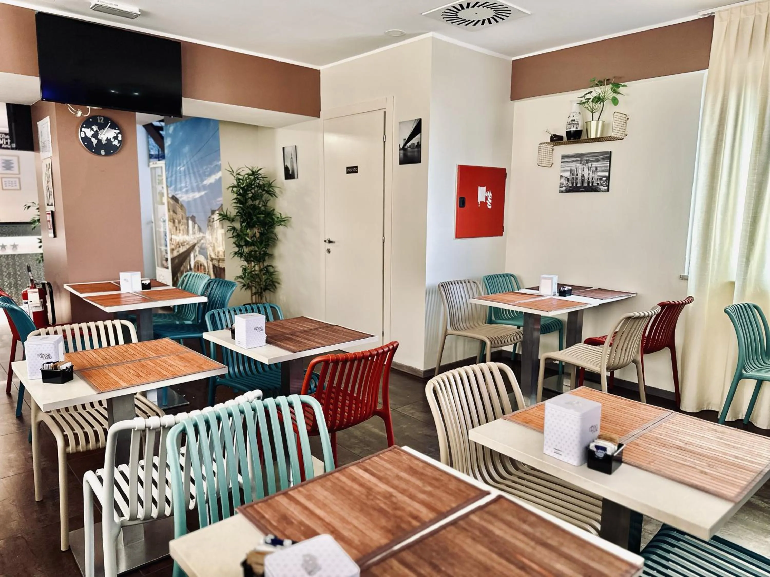 Communal lounge/ TV room in Hotel Giacosa