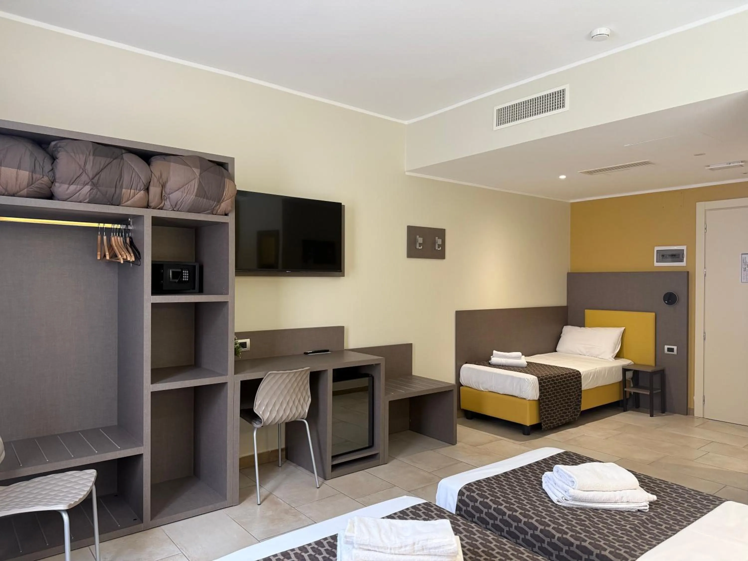 Bedroom, Bed in Hotel Giacosa