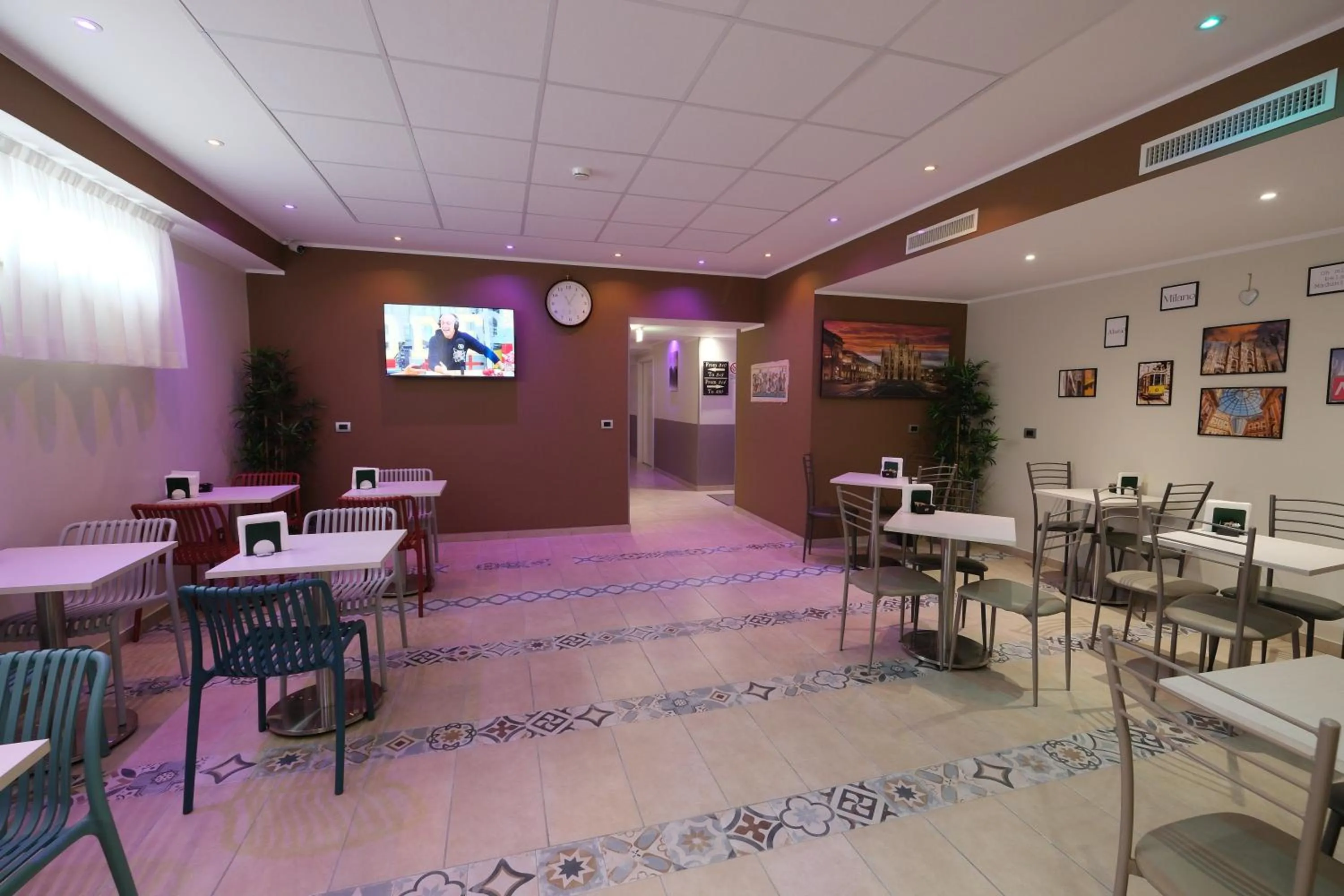 Communal lounge/ TV room in Hotel Giacosa