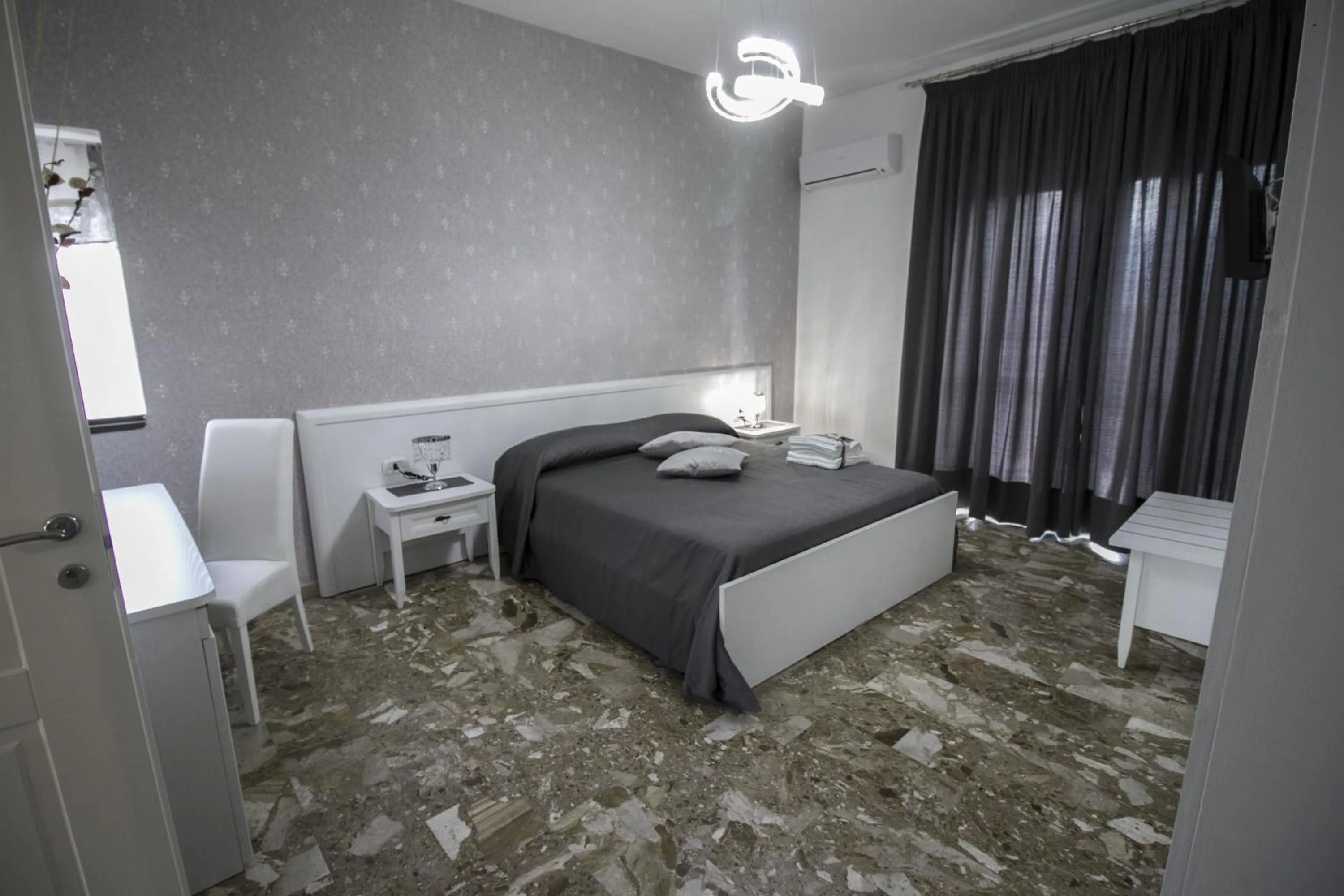 Photo of the whole room, Bed in B&B ARENA