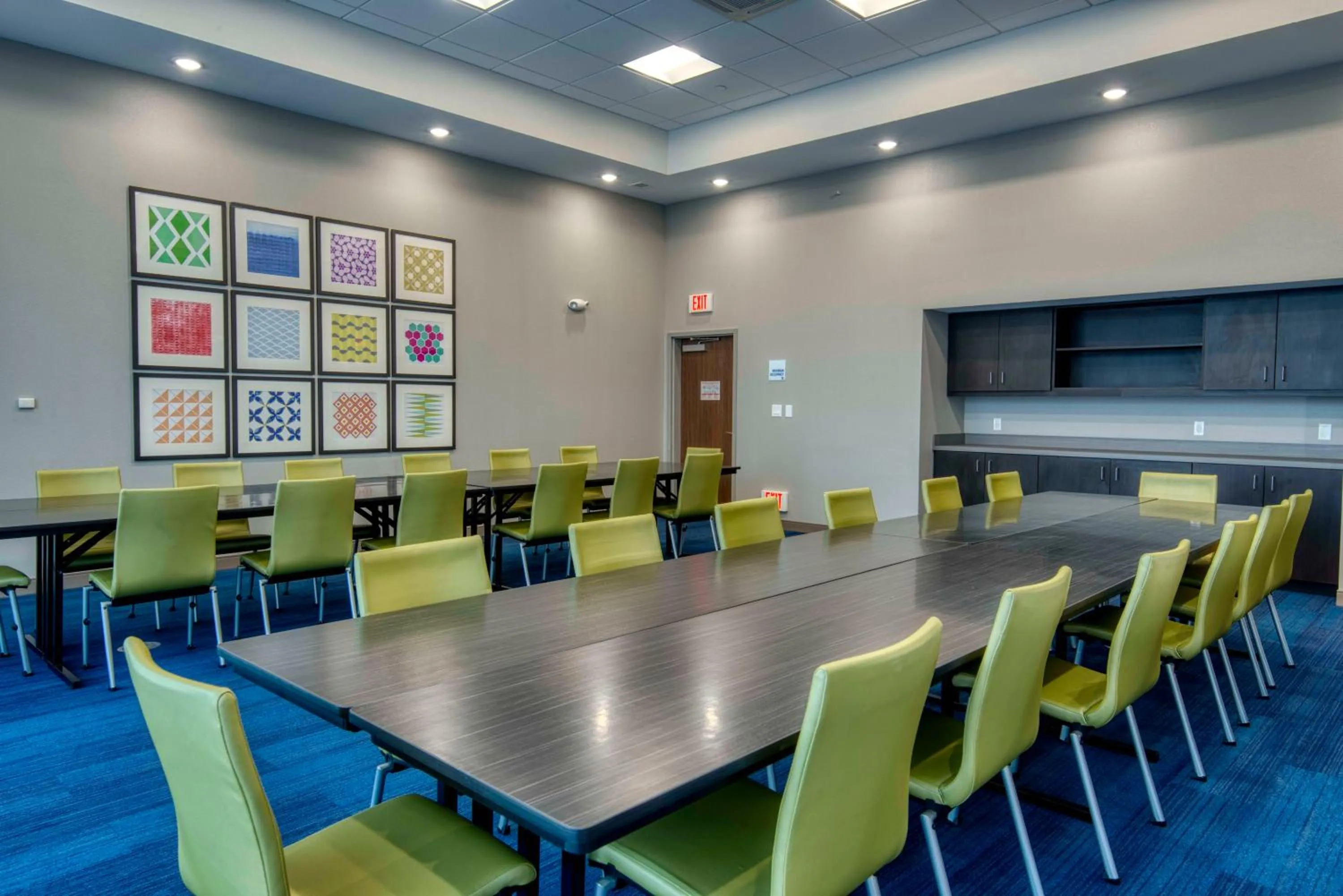 Meeting/conference room in Holiday Inn Express & Suites Omaha Downtown Old Market by IHG