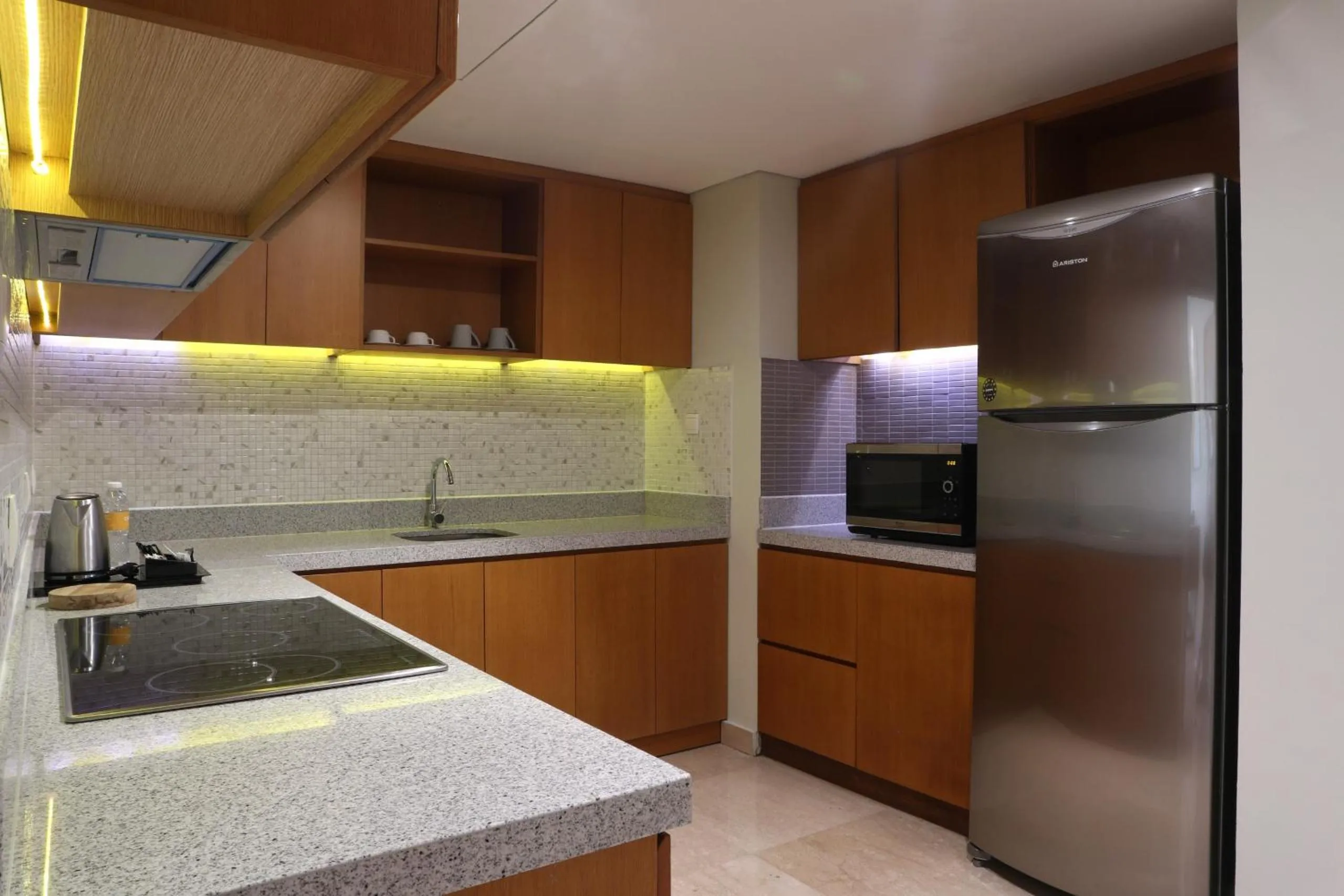 Kitchen or kitchenette in Holiday Inn & Suites Jakarta Gajah Mada by IHG