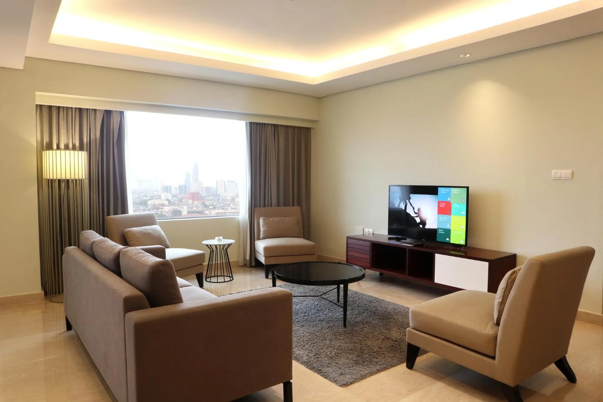 Photo of the whole room in Holiday Inn & Suites Jakarta Gajah Mada by IHG