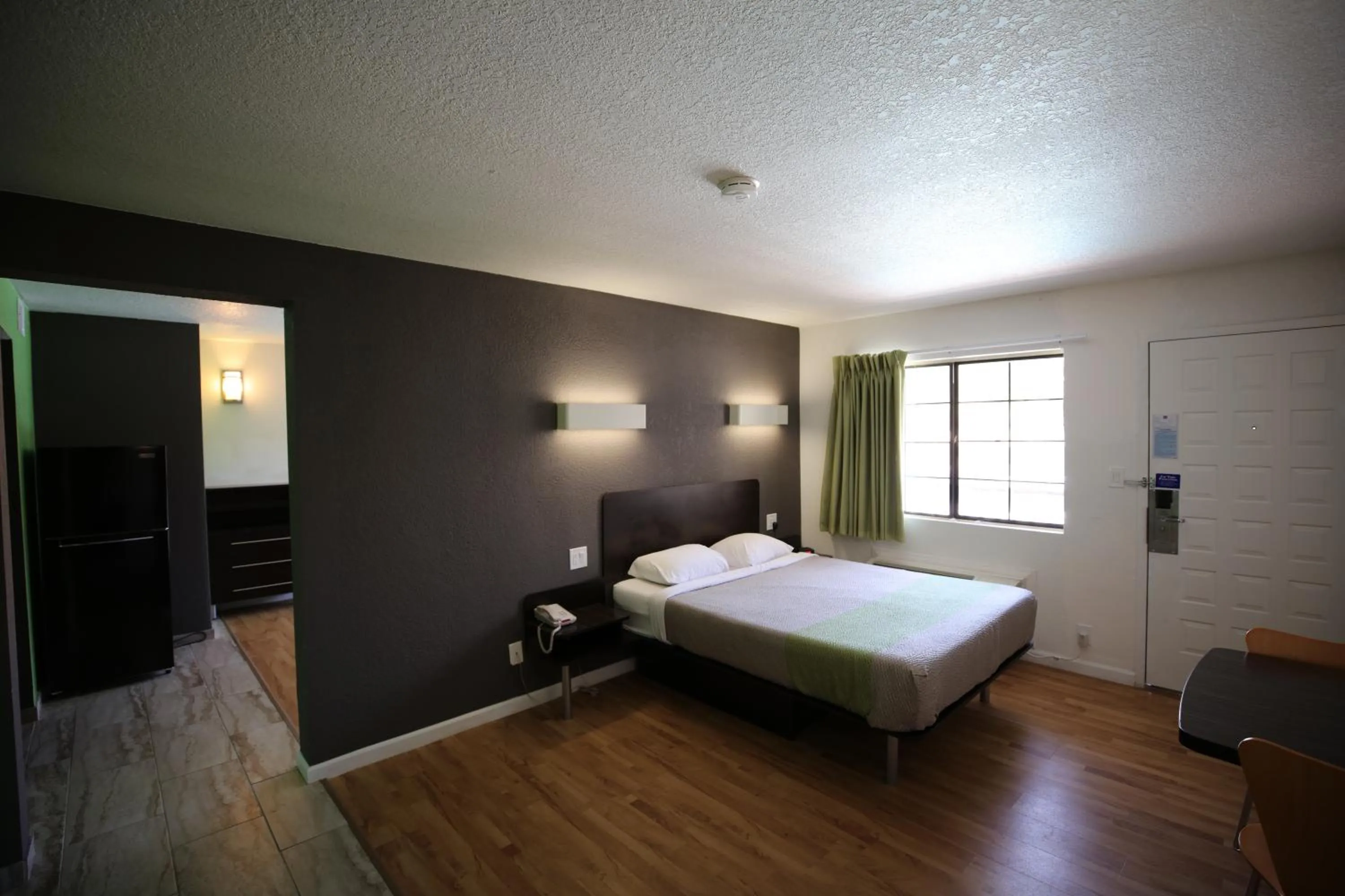 Bedroom, Bed in Studio 6-Barstow, CA