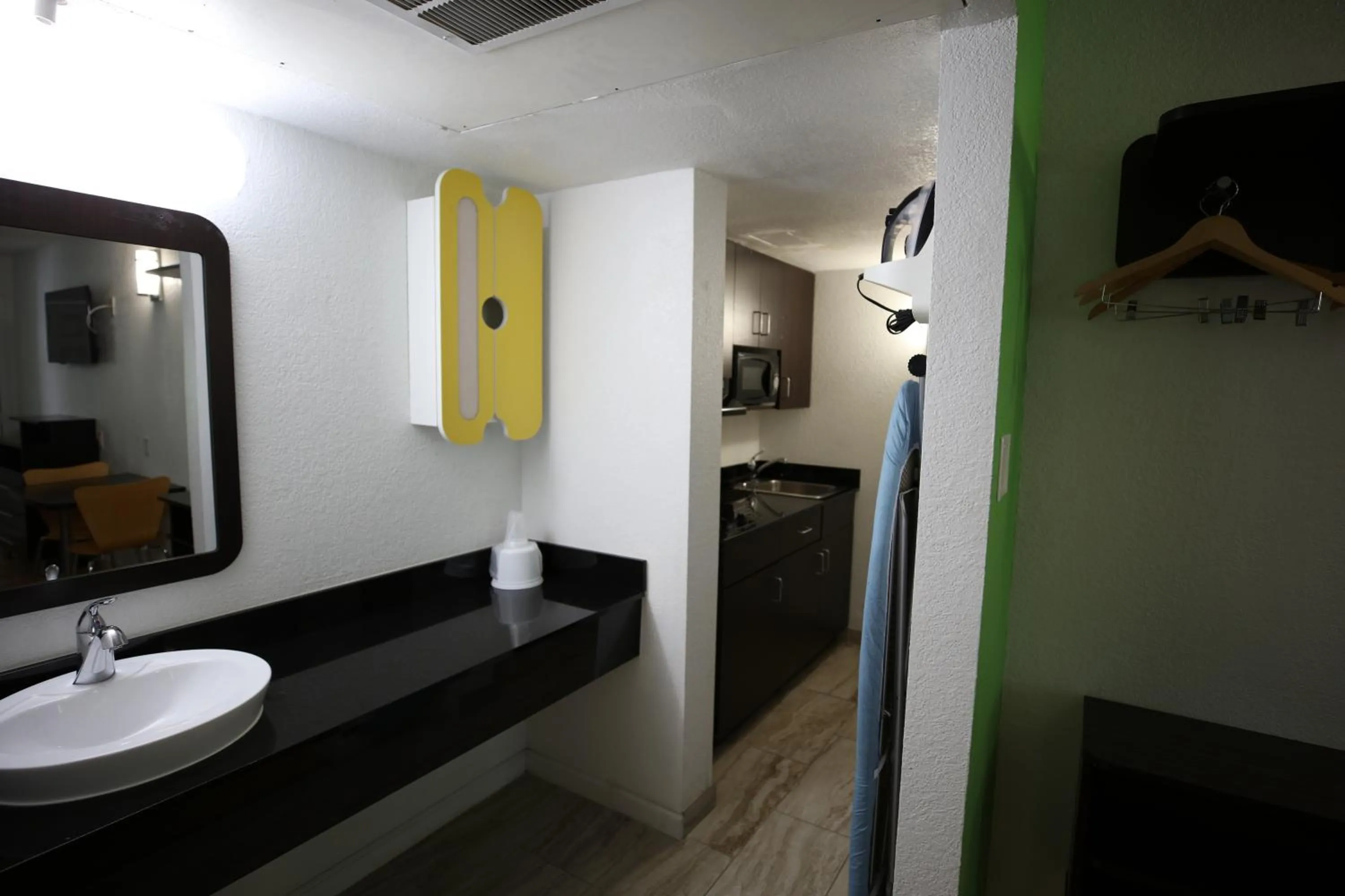 Bathroom in Studio 6-Barstow, CA