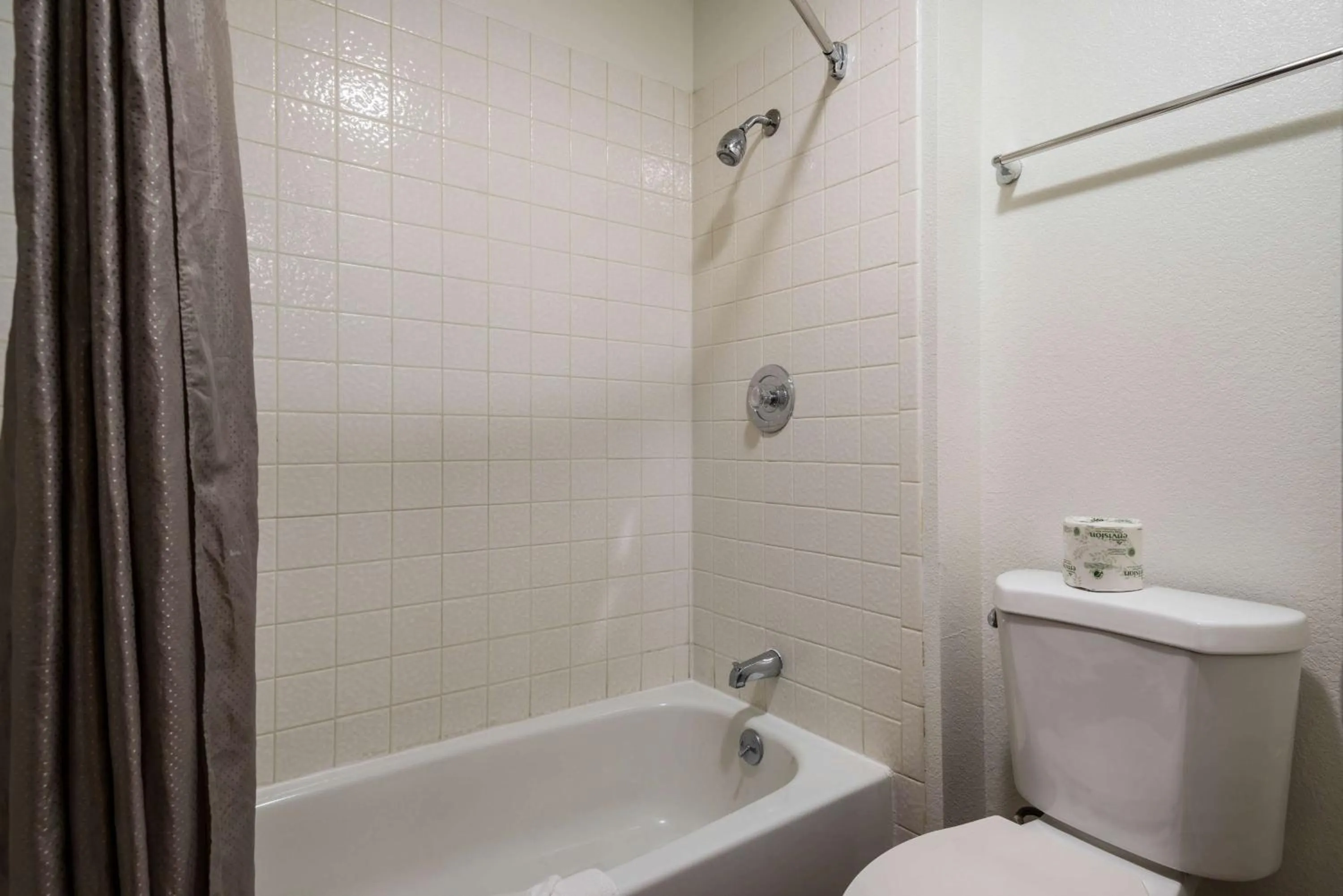 Shower in Studio 6-Fairfield, CA - Napa Valley