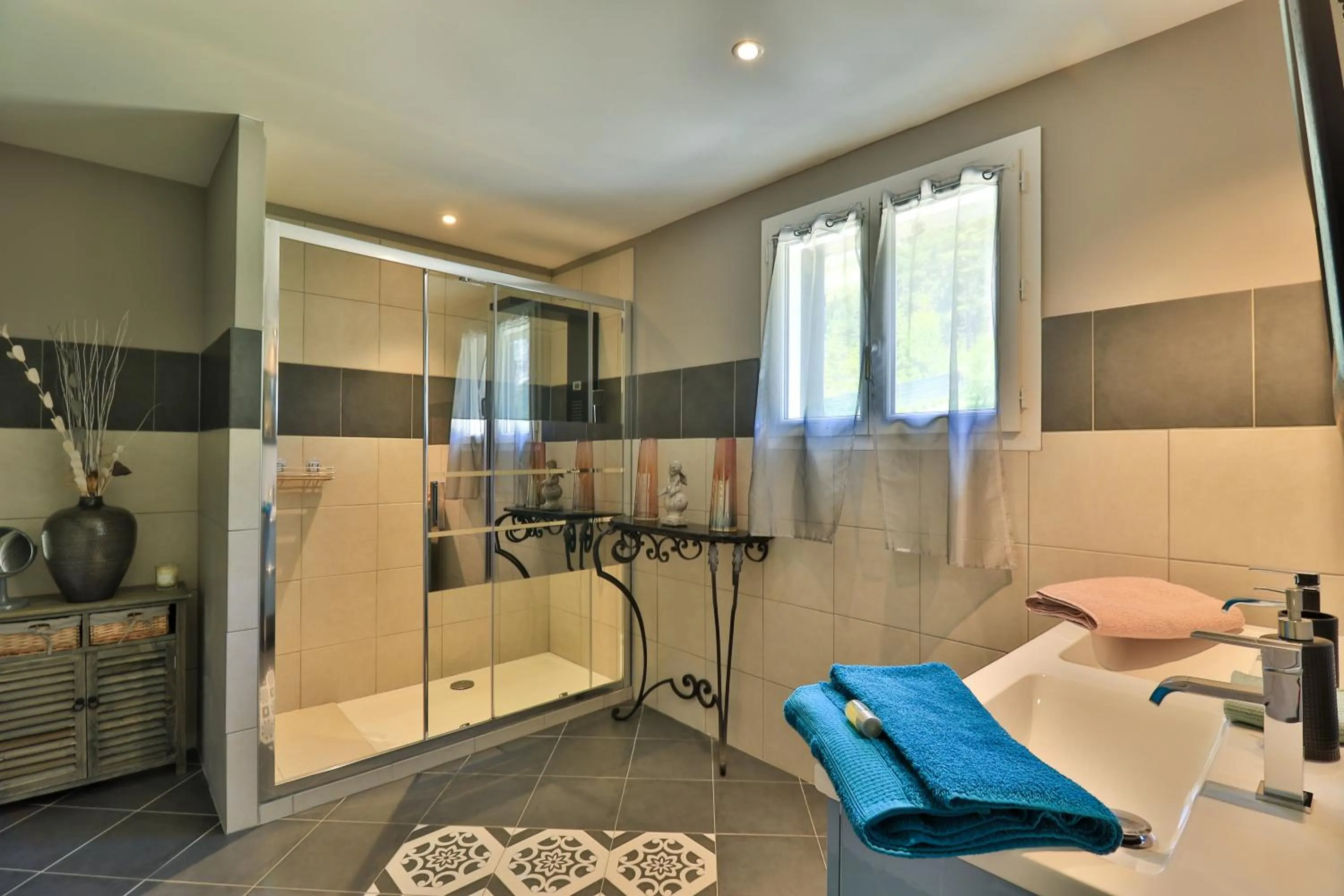 Bathroom in L'Alpen Roc