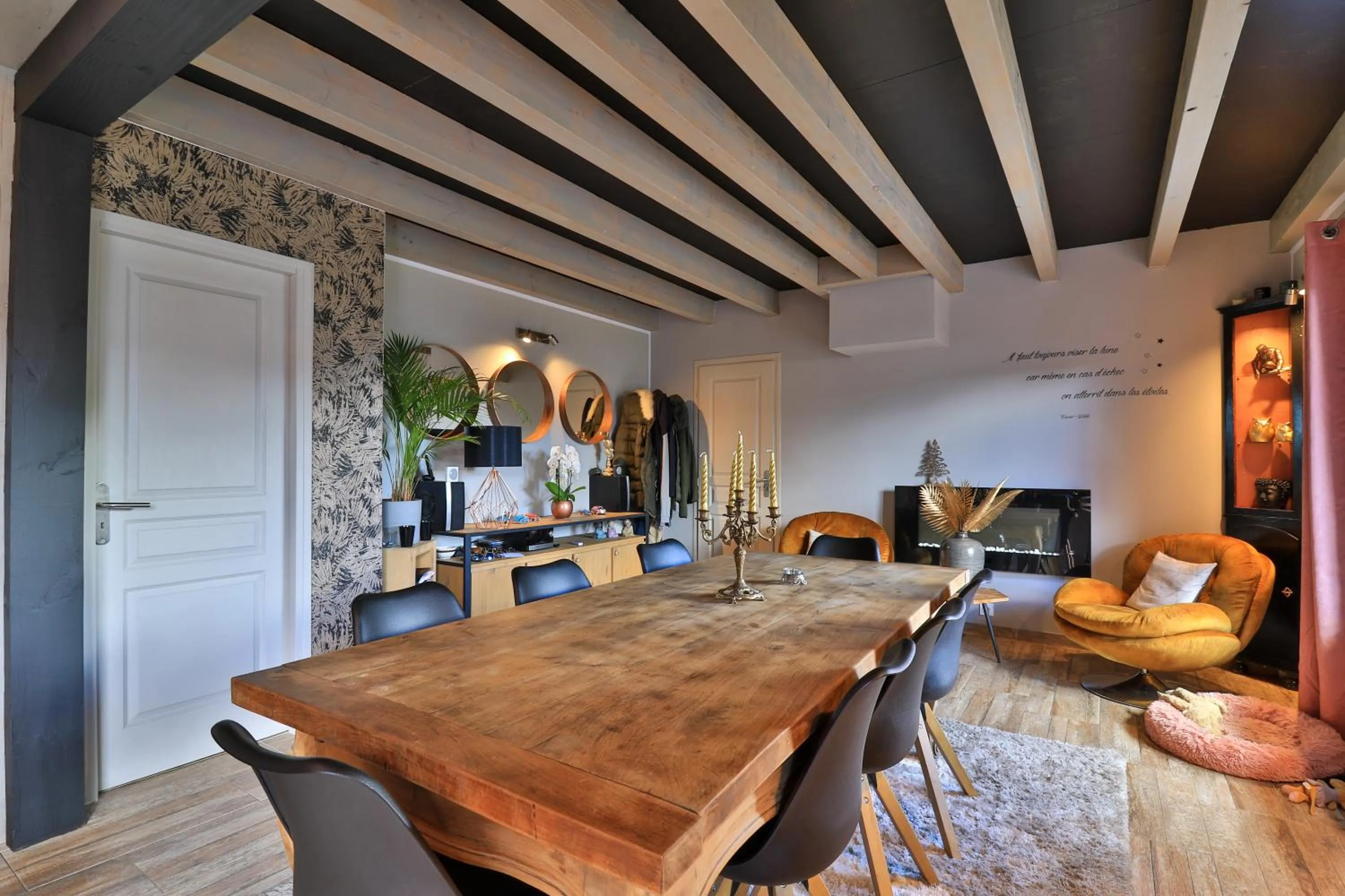 Dining area in L'Alpen Roc