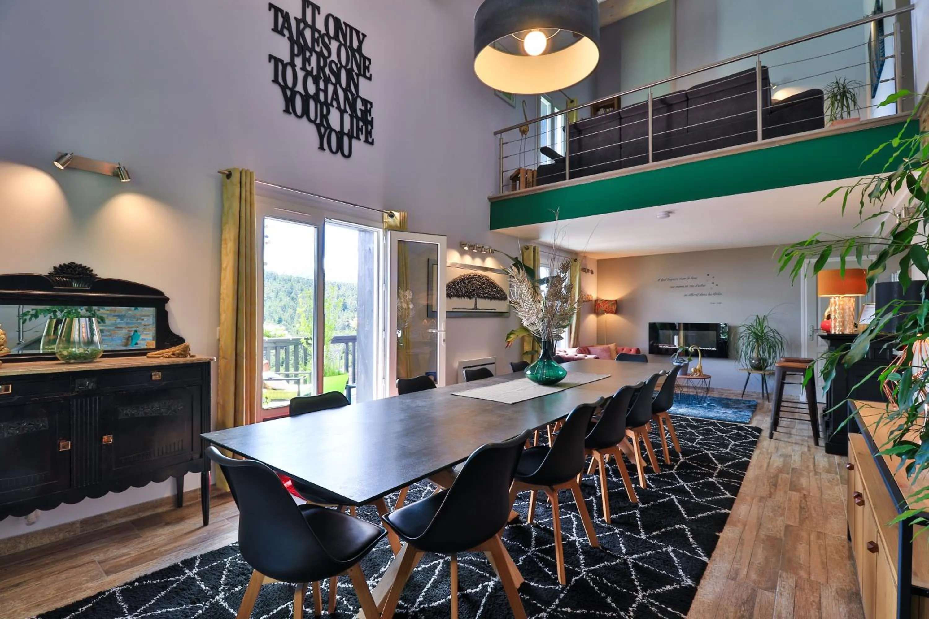 Dining area in L'Alpen Roc