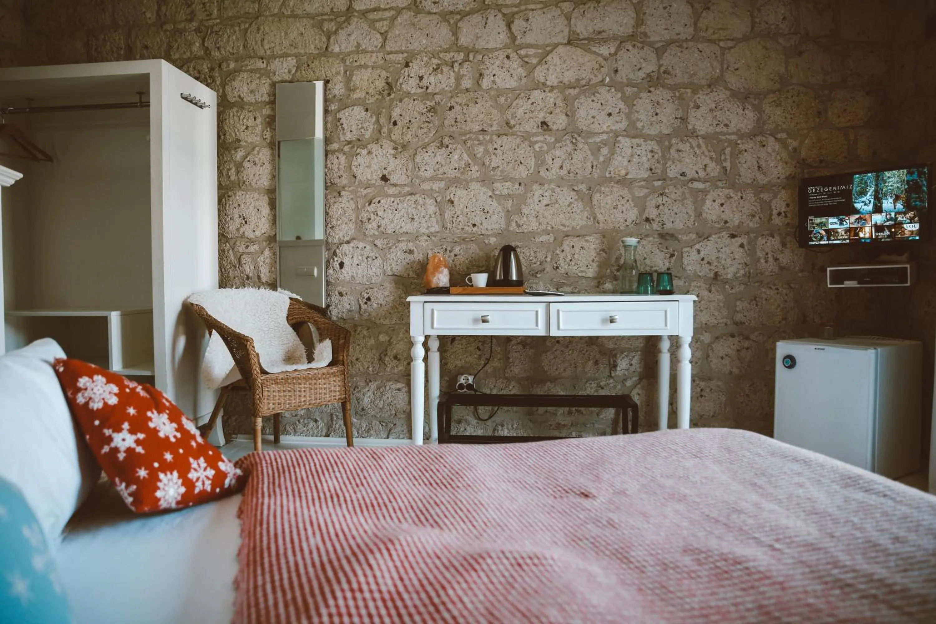 Photo of the whole room in Katre Hotel Alaçatı