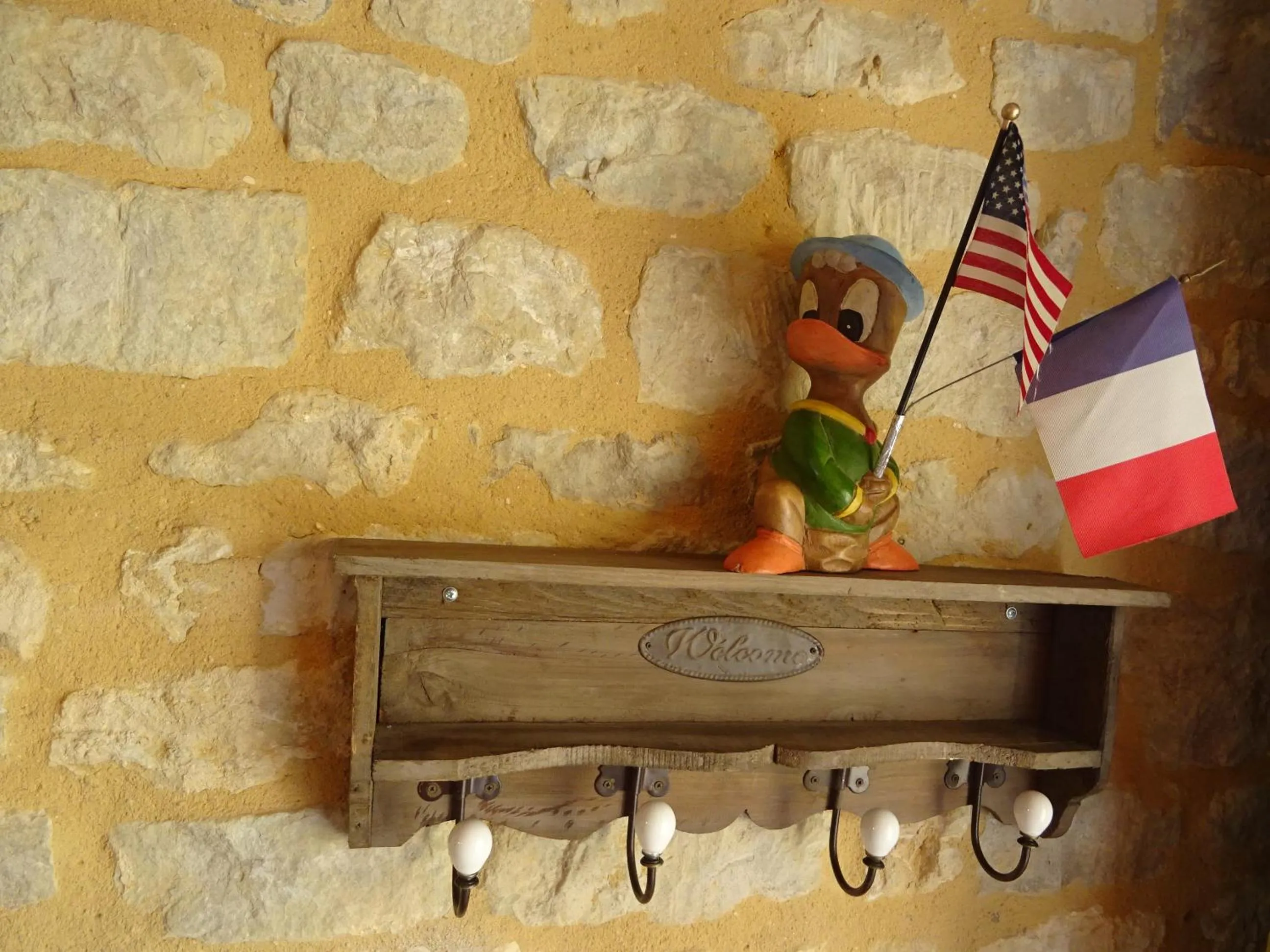 Decorative detail in La ferme aux chats
