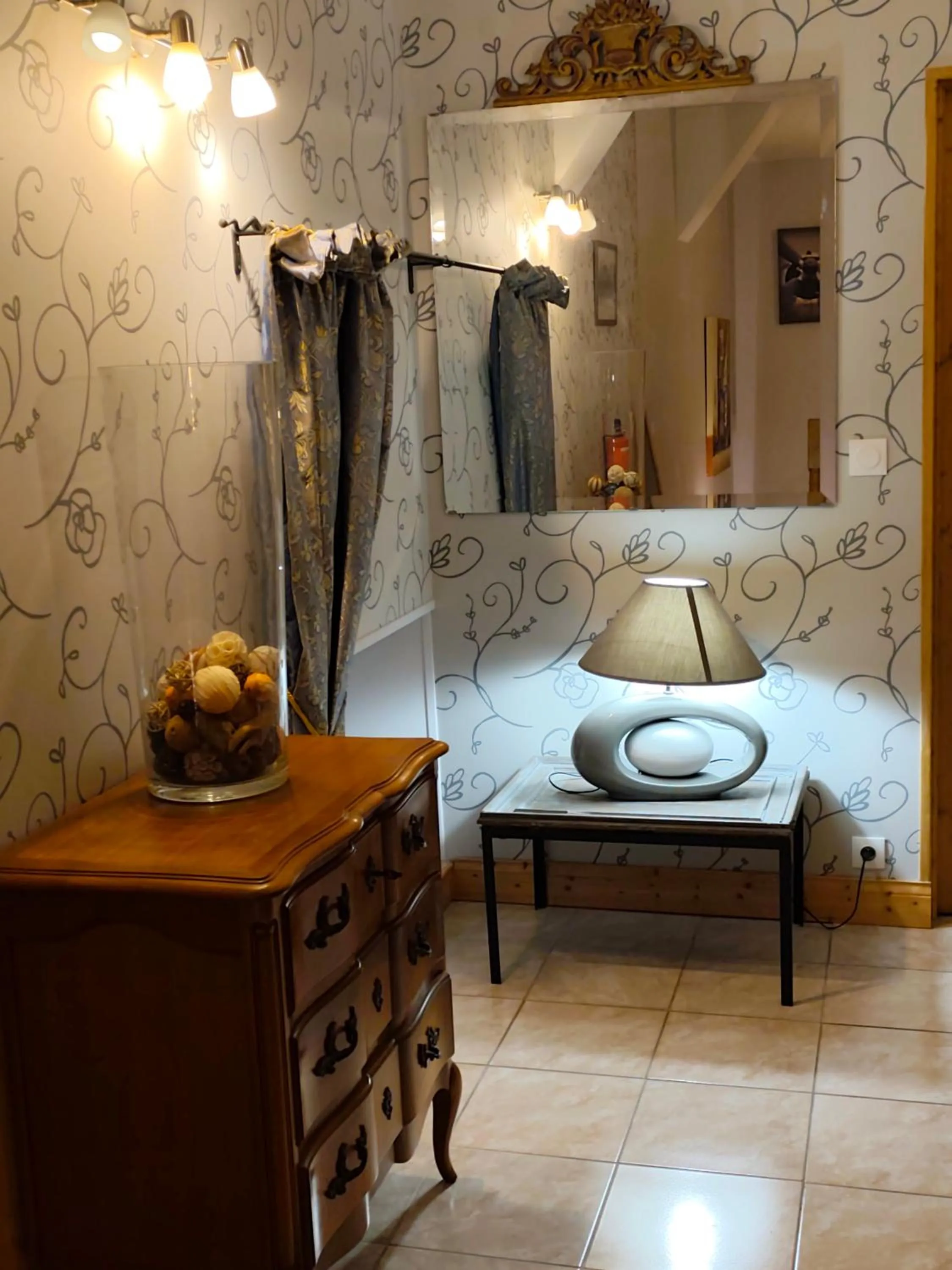 Bed in La ferme aux chats