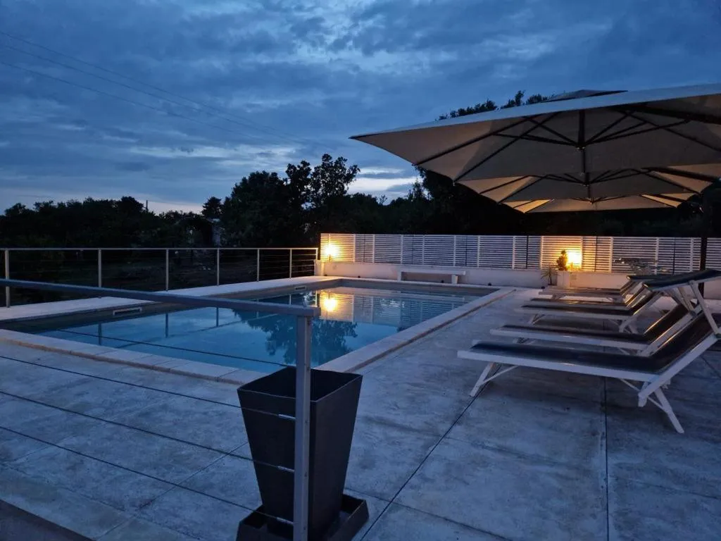 Swimming pool in Lem Lem B&B