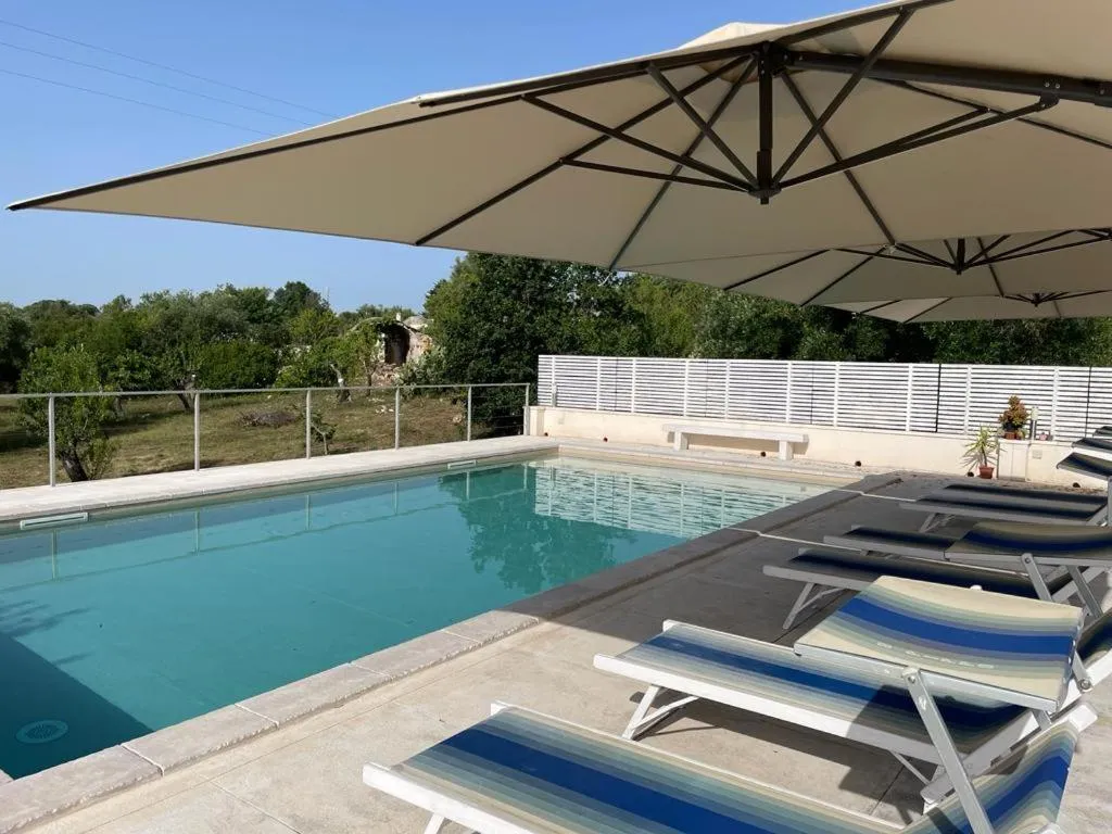 Swimming pool in Lem Lem B&B