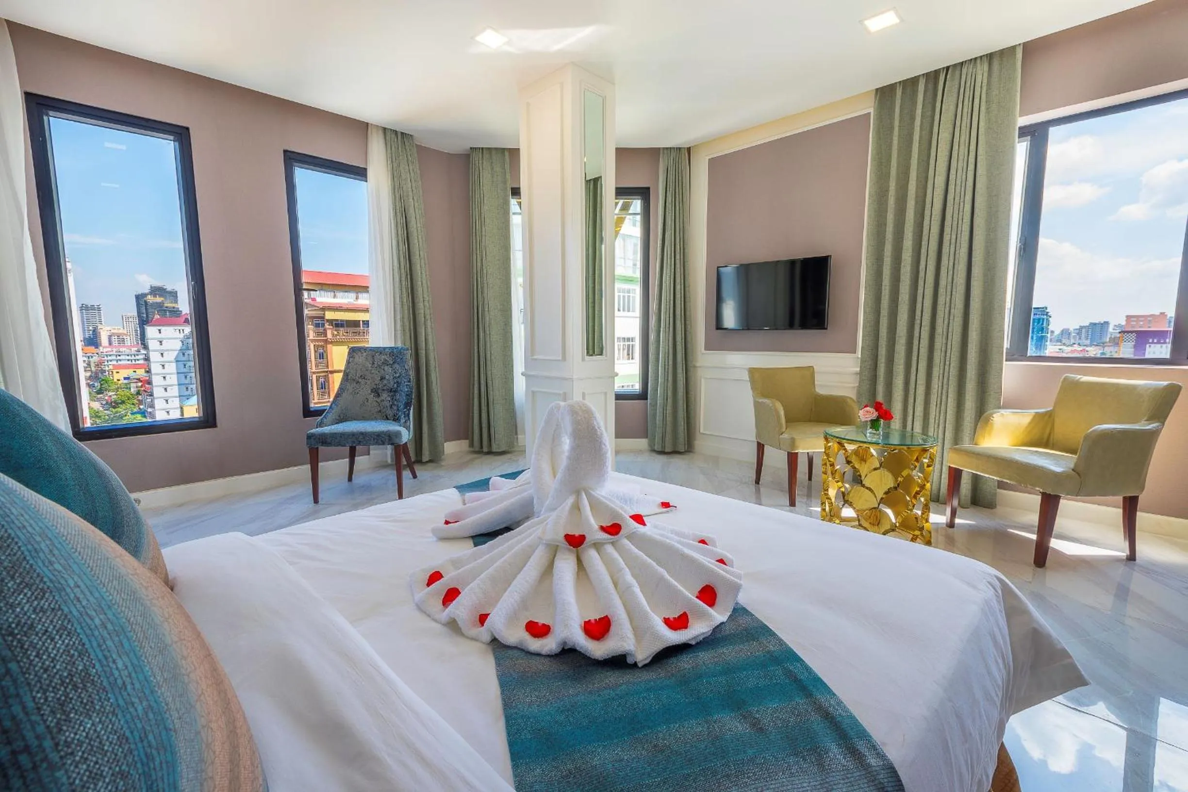 Bedroom, Bed in V Boutique Hotel