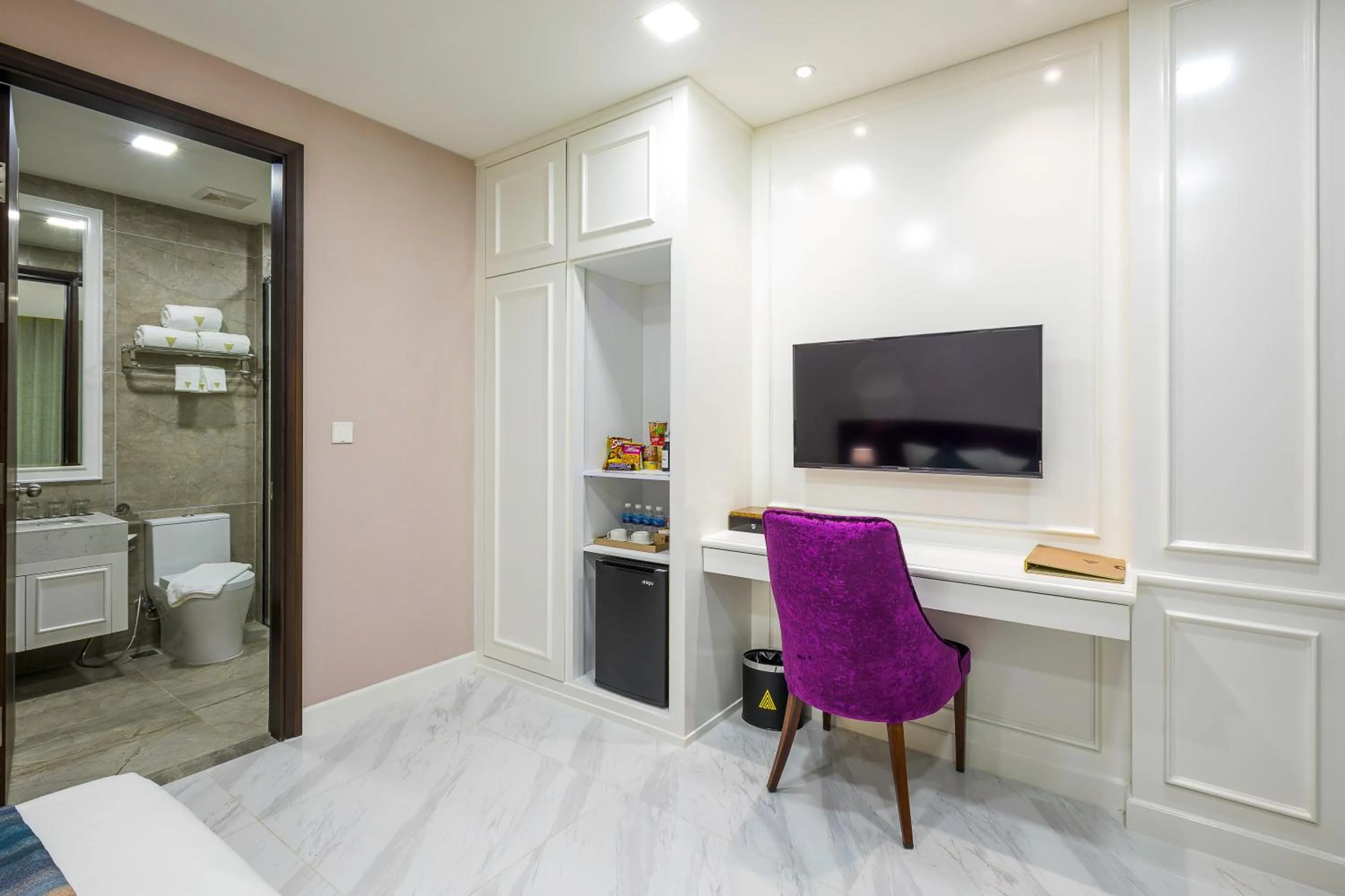 TV and multimedia in V Boutique Hotel