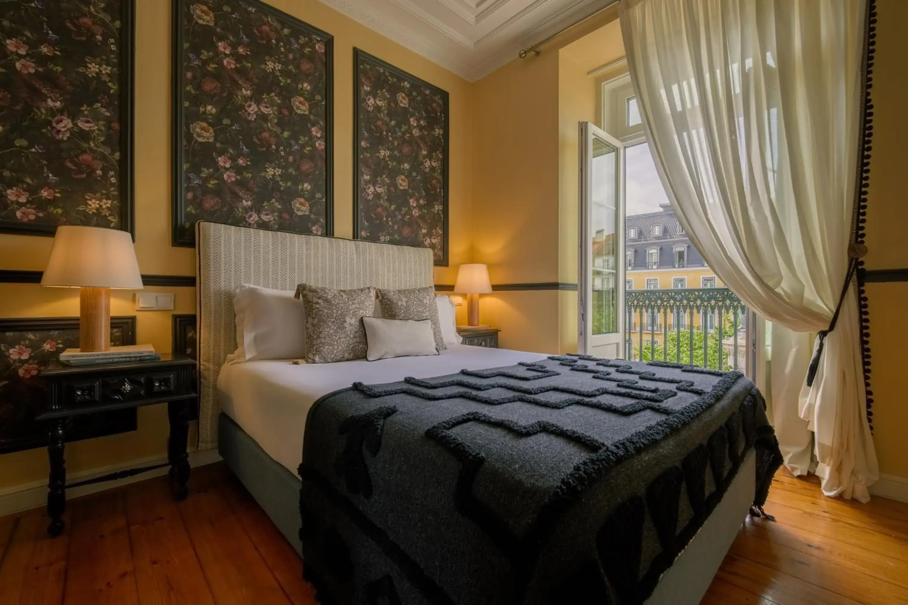 Double Room with Balcony and Square View in Solar dos Poetas Double Room with Balcony and Square View in Solar dos Poetas