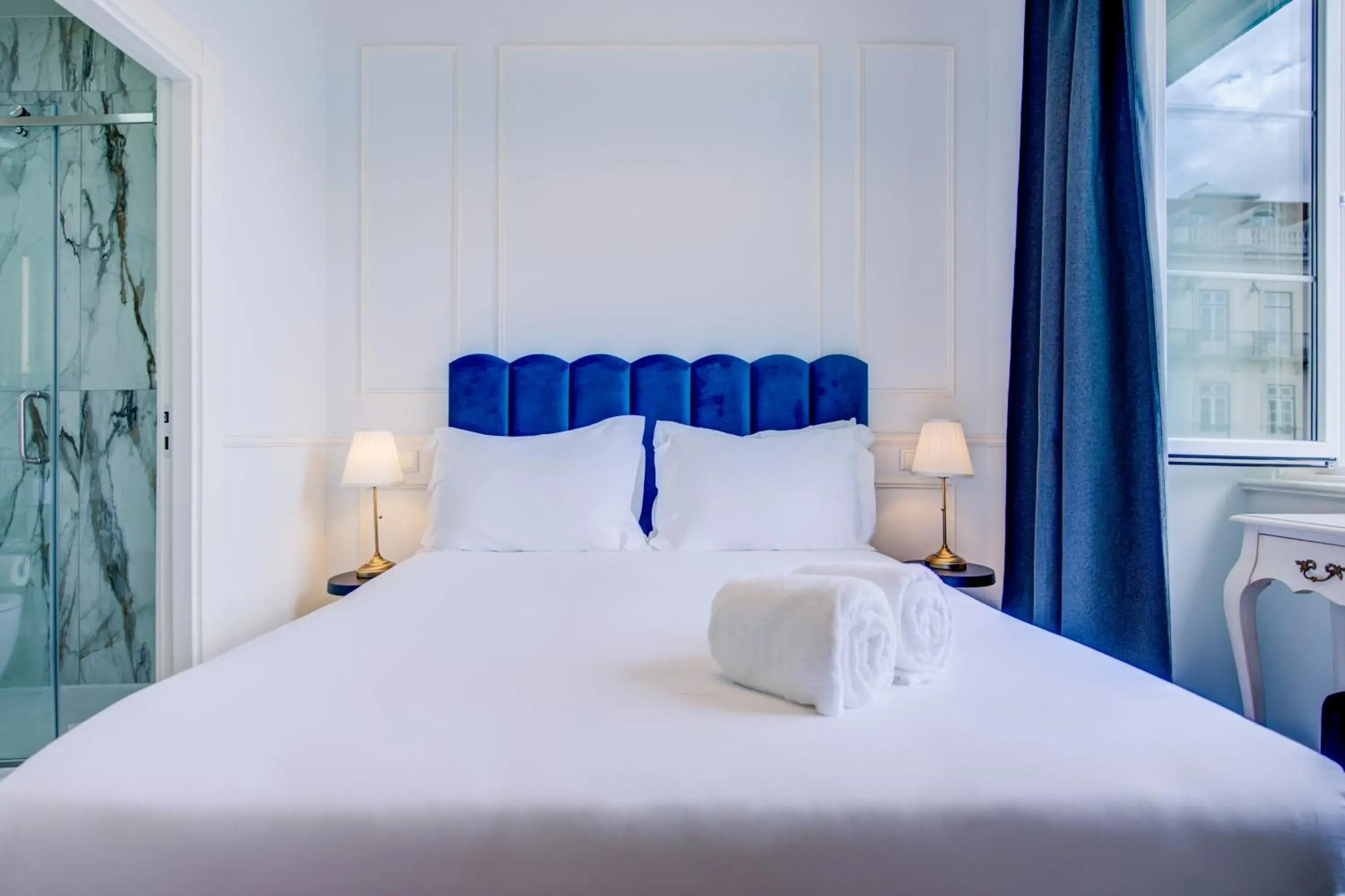 Double Room with Square View in Solar Dos Poetas Double Room with Square View in Solar Dos Poetas