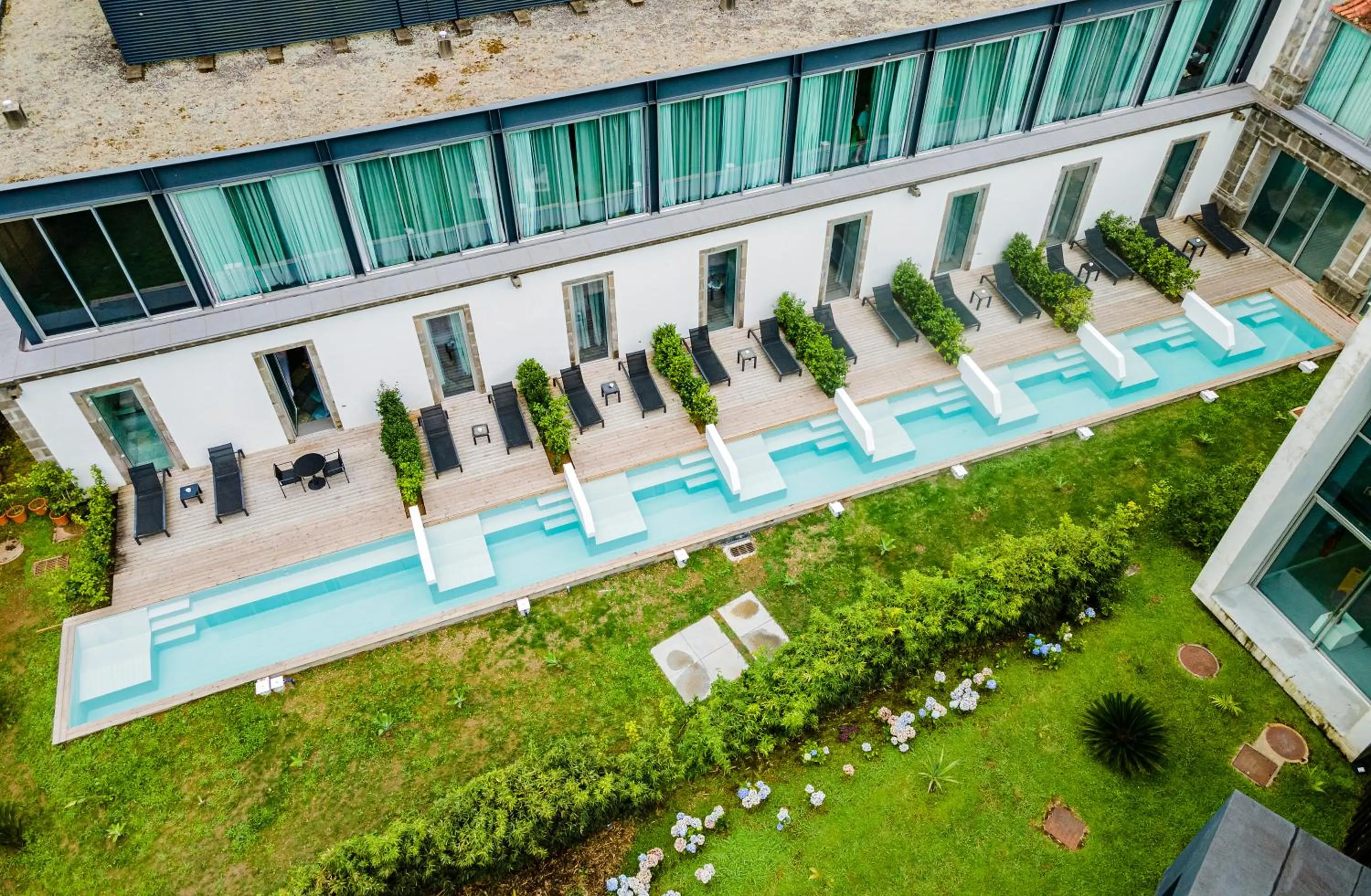 Swimming pool in Octant Furnas