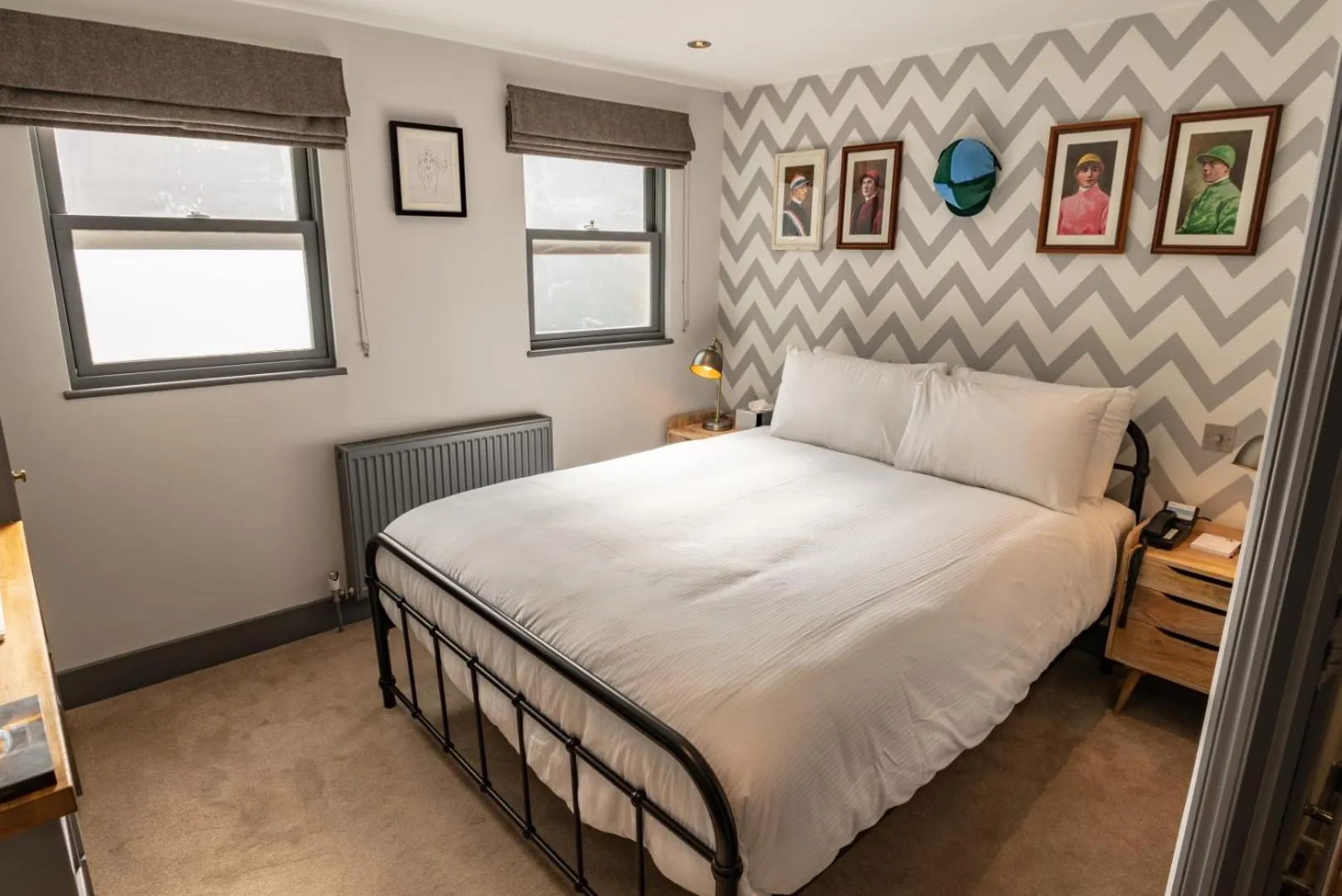 Photo of the whole room, Bed in Albert Arms