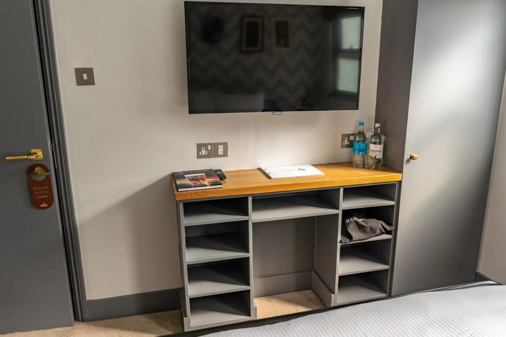 TV and multimedia in Albert Arms