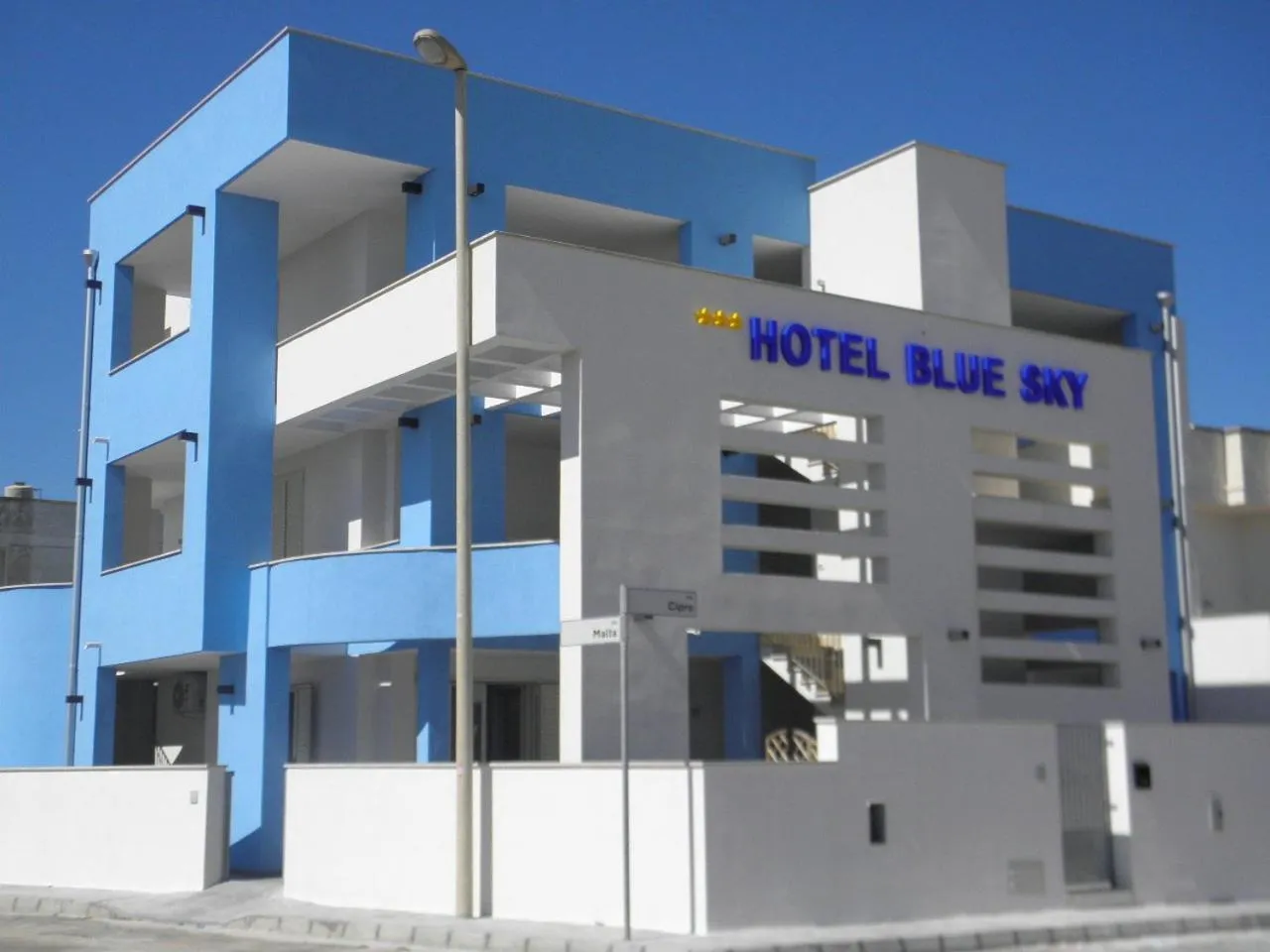 Property building in Hotel Blue Sky - San Foca