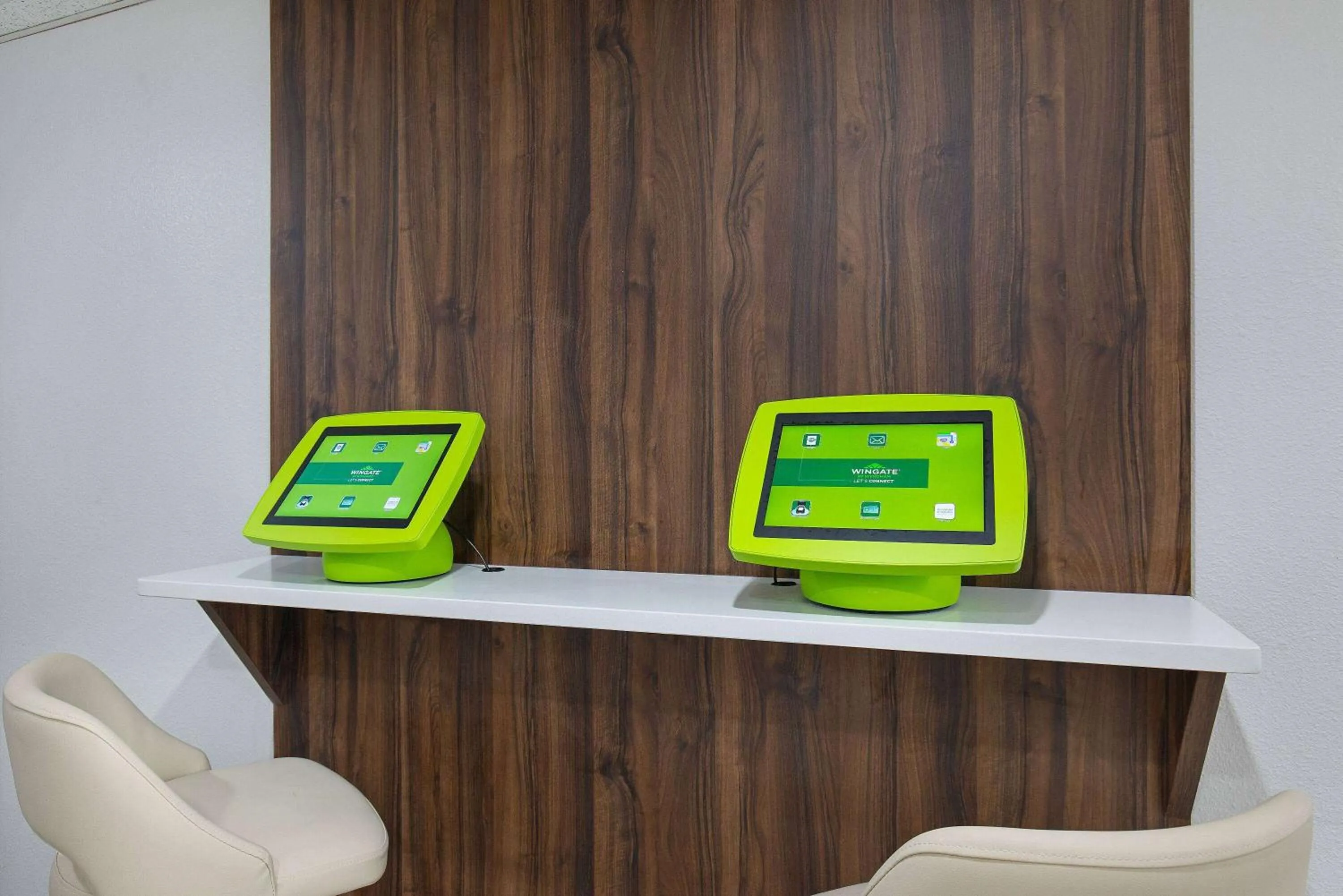 Business facilities in Wingate by Wyndham Hattiesburg