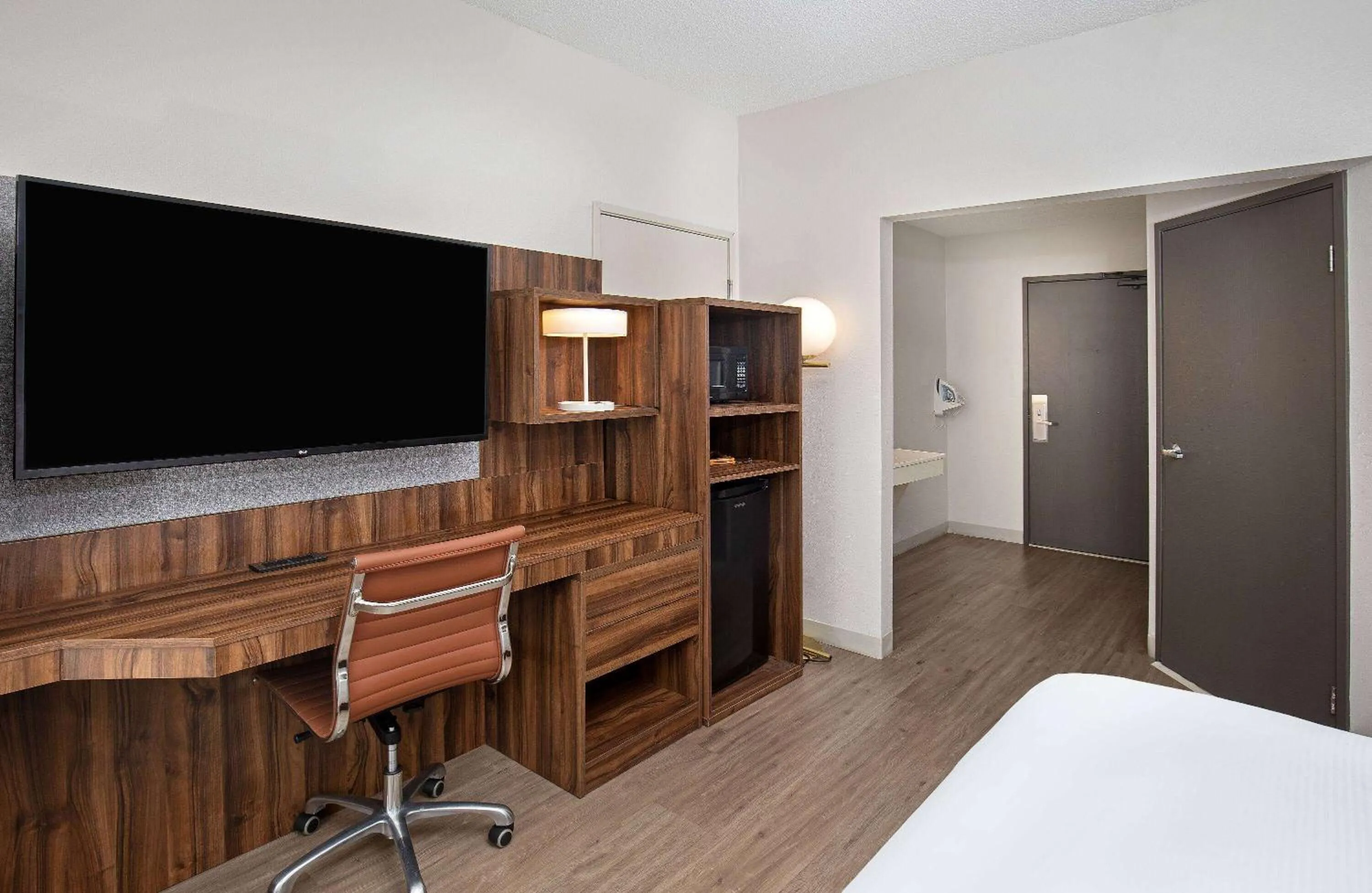 Bed in Wingate by Wyndham Hattiesburg