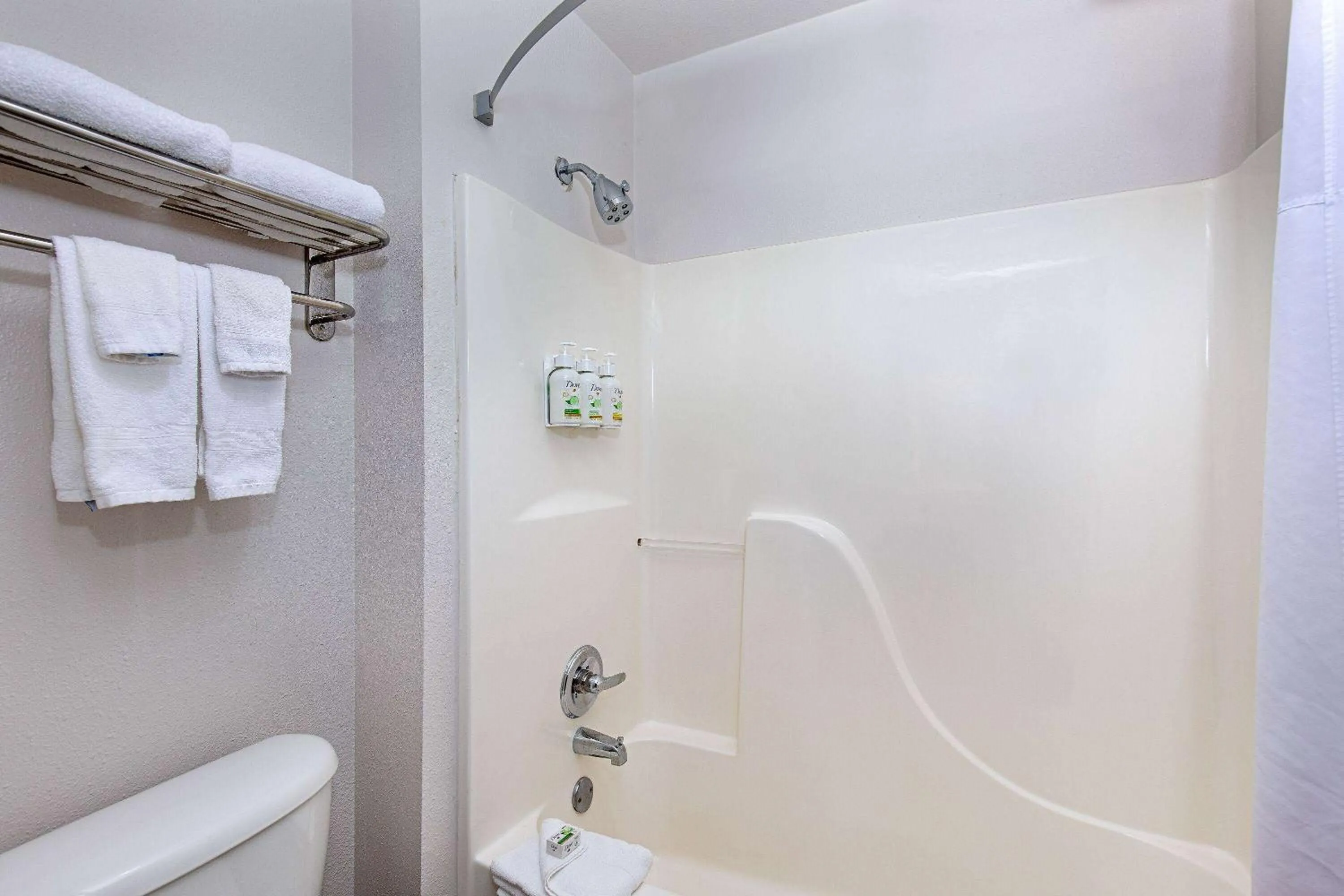 TV and multimedia in Wingate by Wyndham Hattiesburg