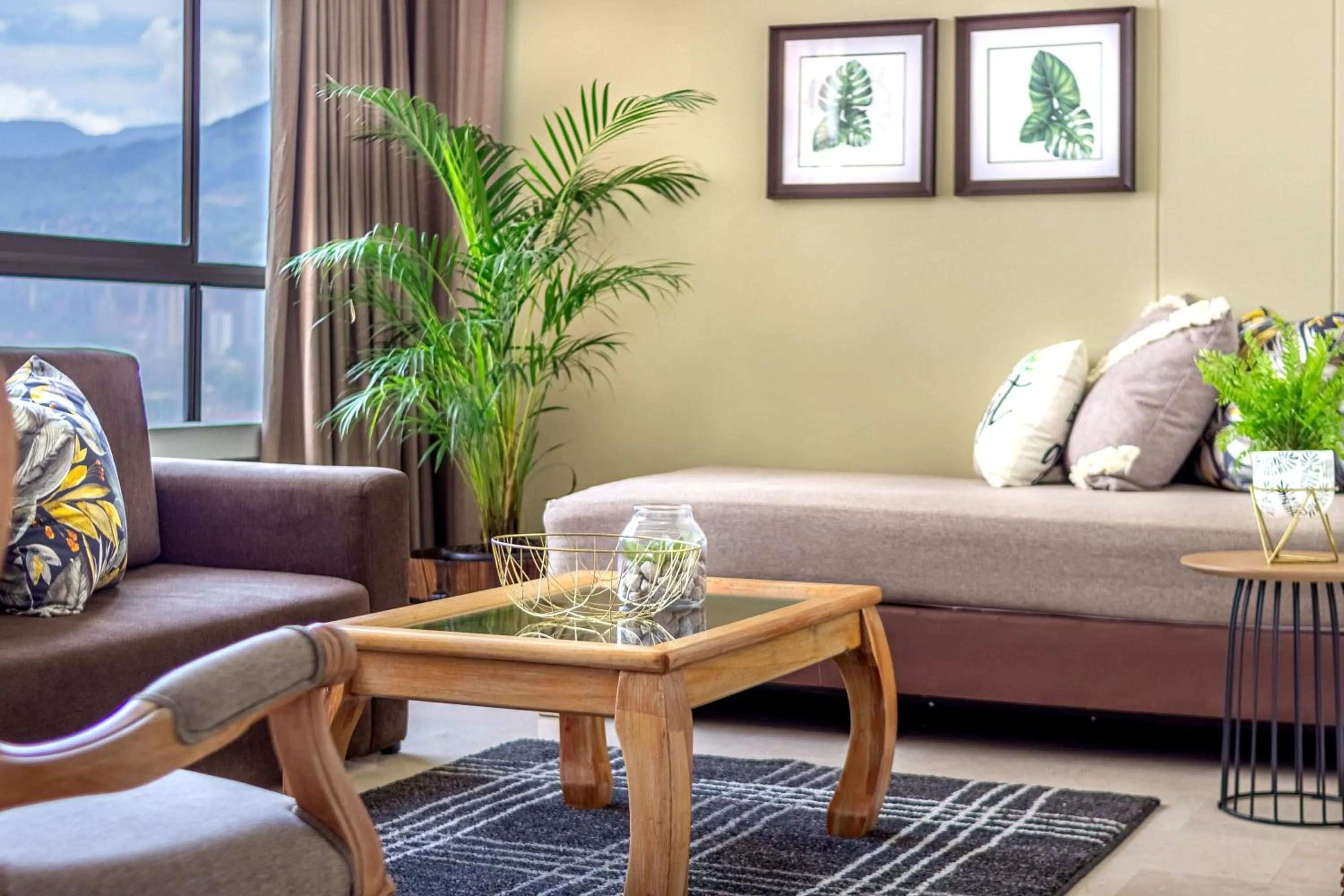 Living room in Alcazar de Oviedo by EE Hoteles