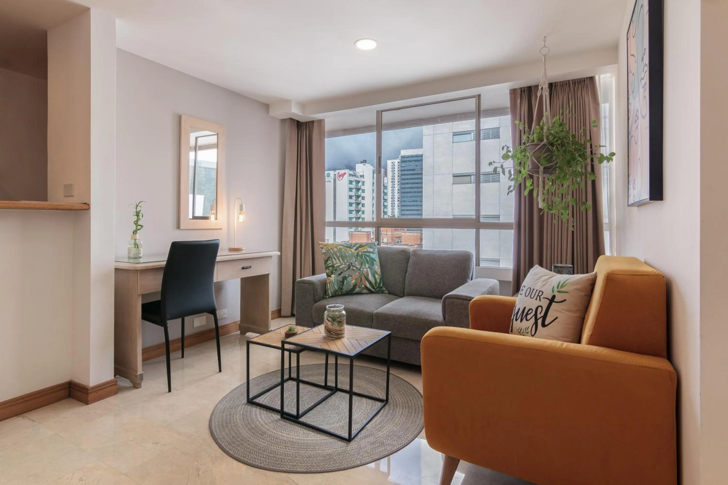 Living room in Alcazar de Oviedo by EE Hoteles