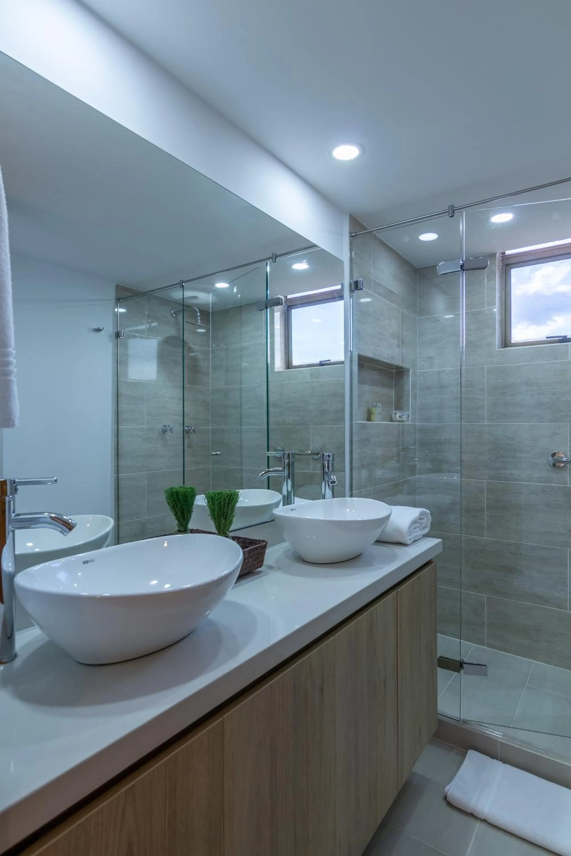 Toilet in Alcazar de Oviedo by EE Hoteles