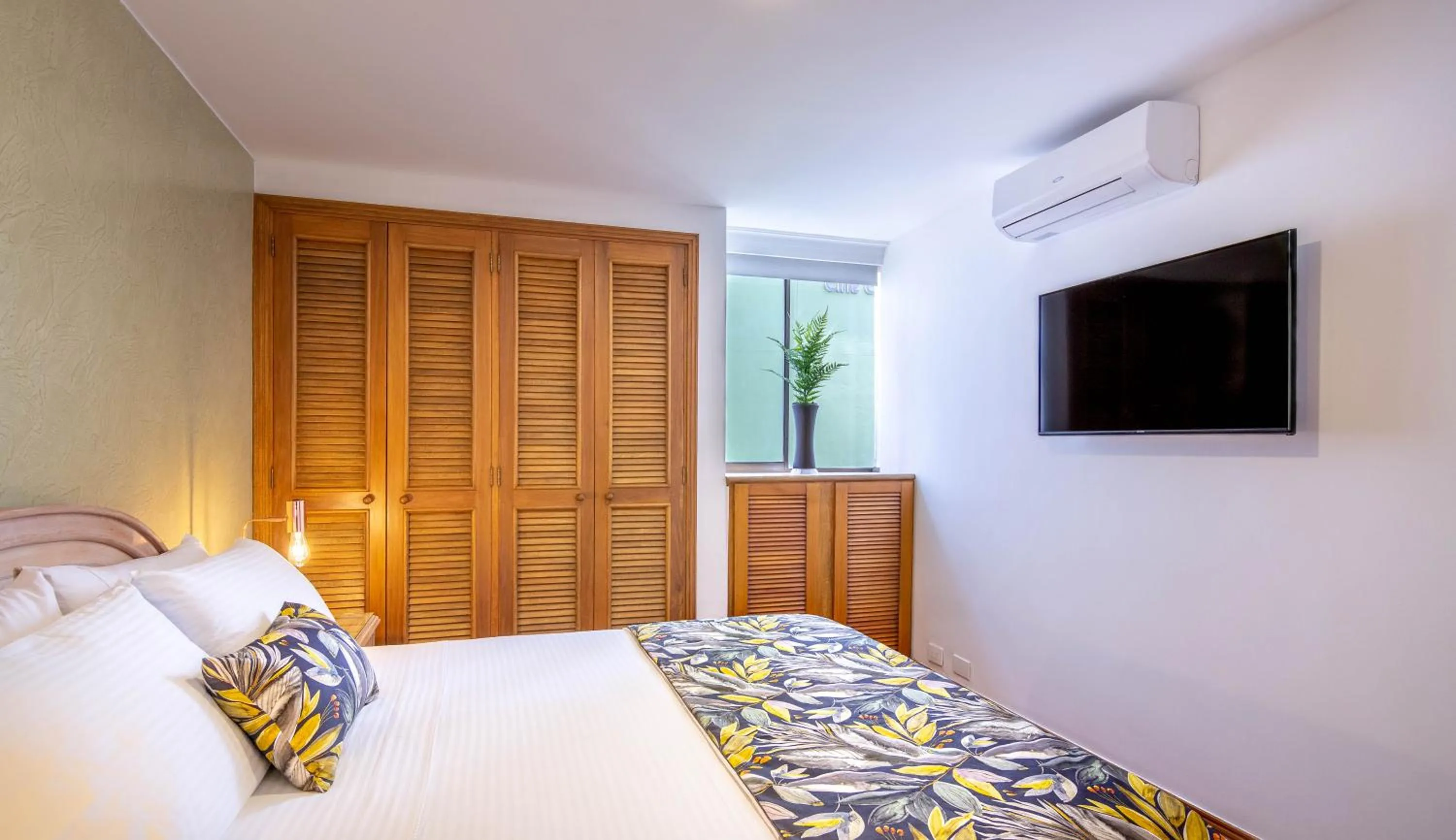 Bed in Alcazar de Oviedo by EE Hoteles