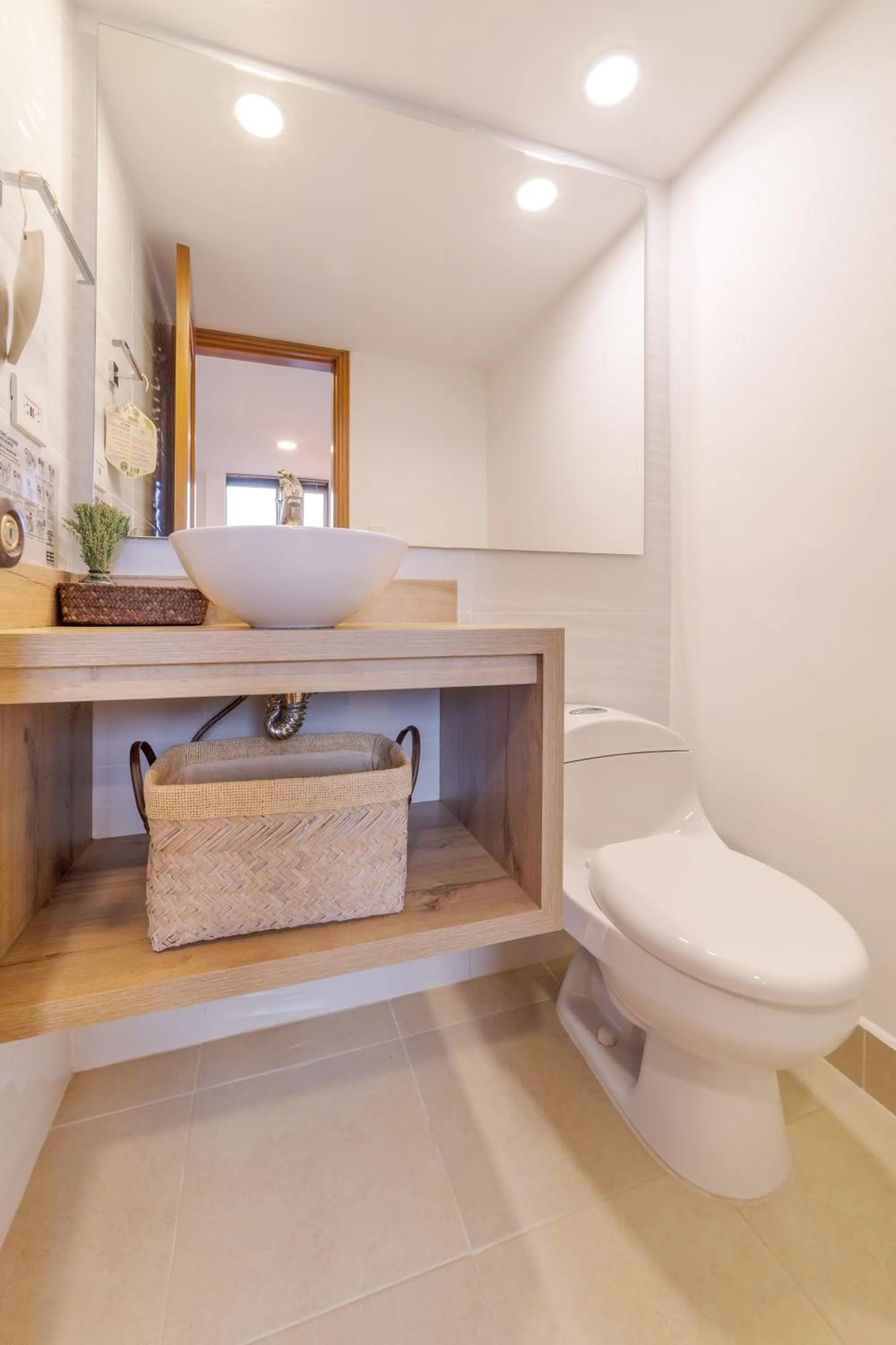 Bathroom in Alcazar de Oviedo by EE Hoteles