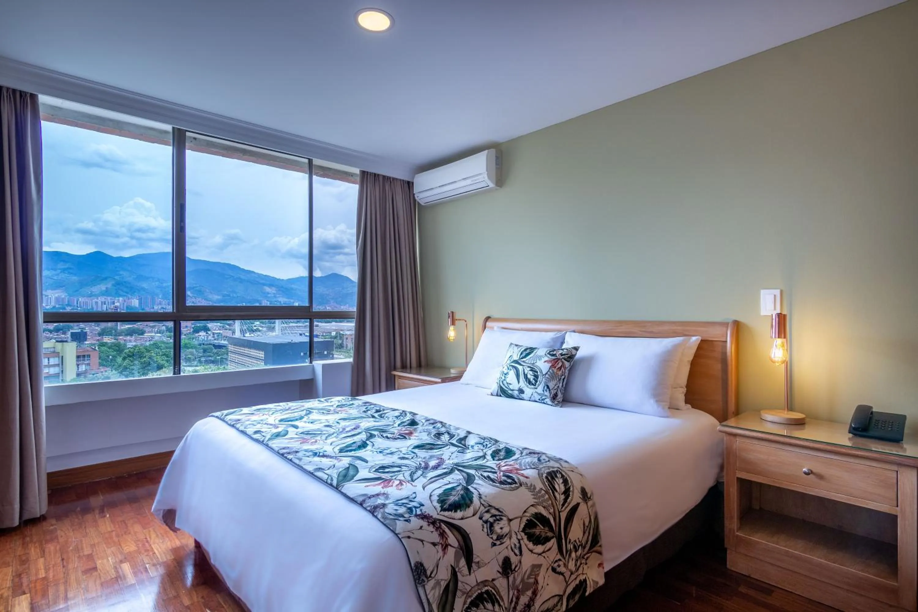 Bed in Alcazar de Oviedo by EE Hoteles