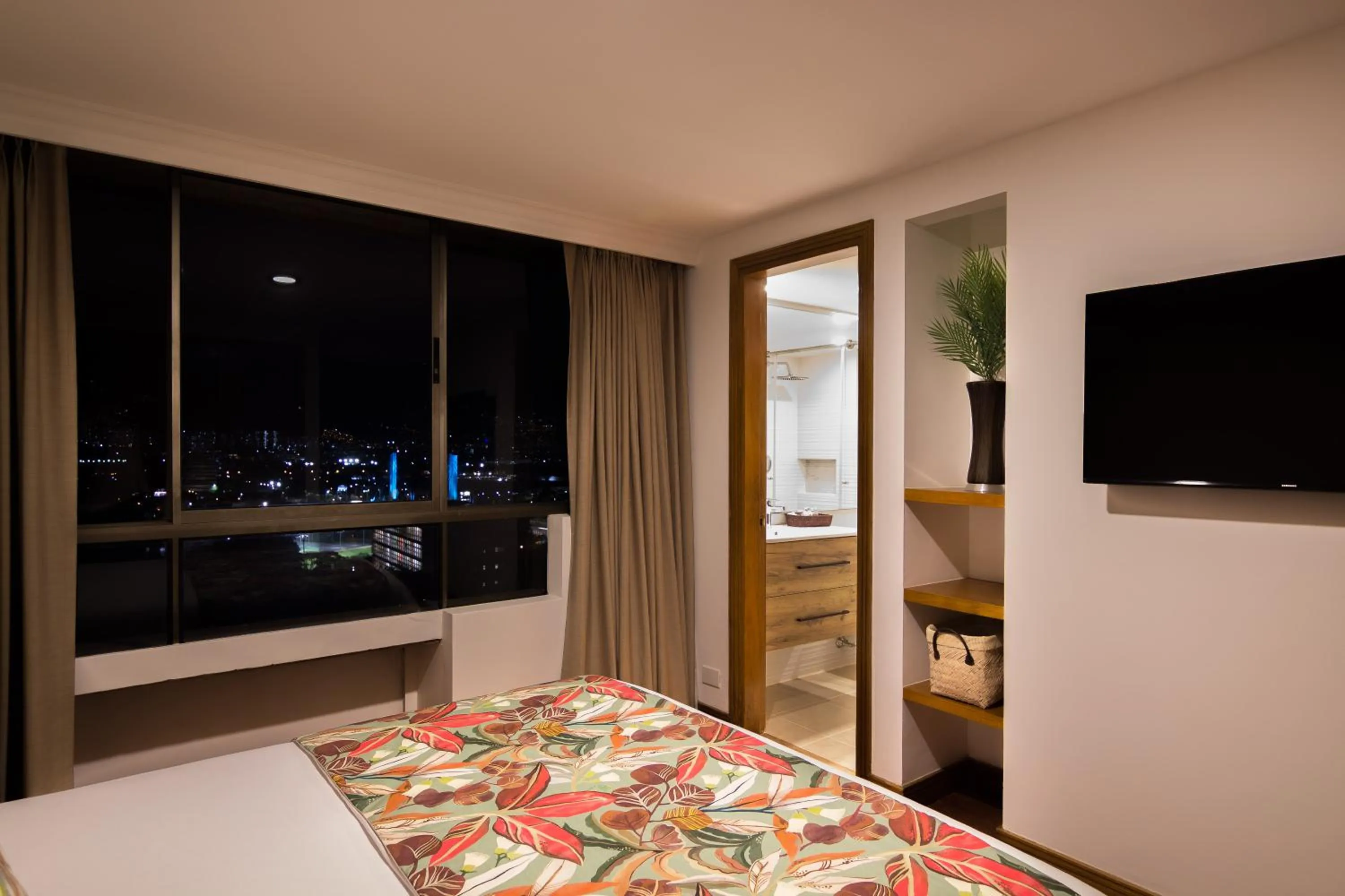 Bed in Alcazar de Oviedo by EE Hoteles