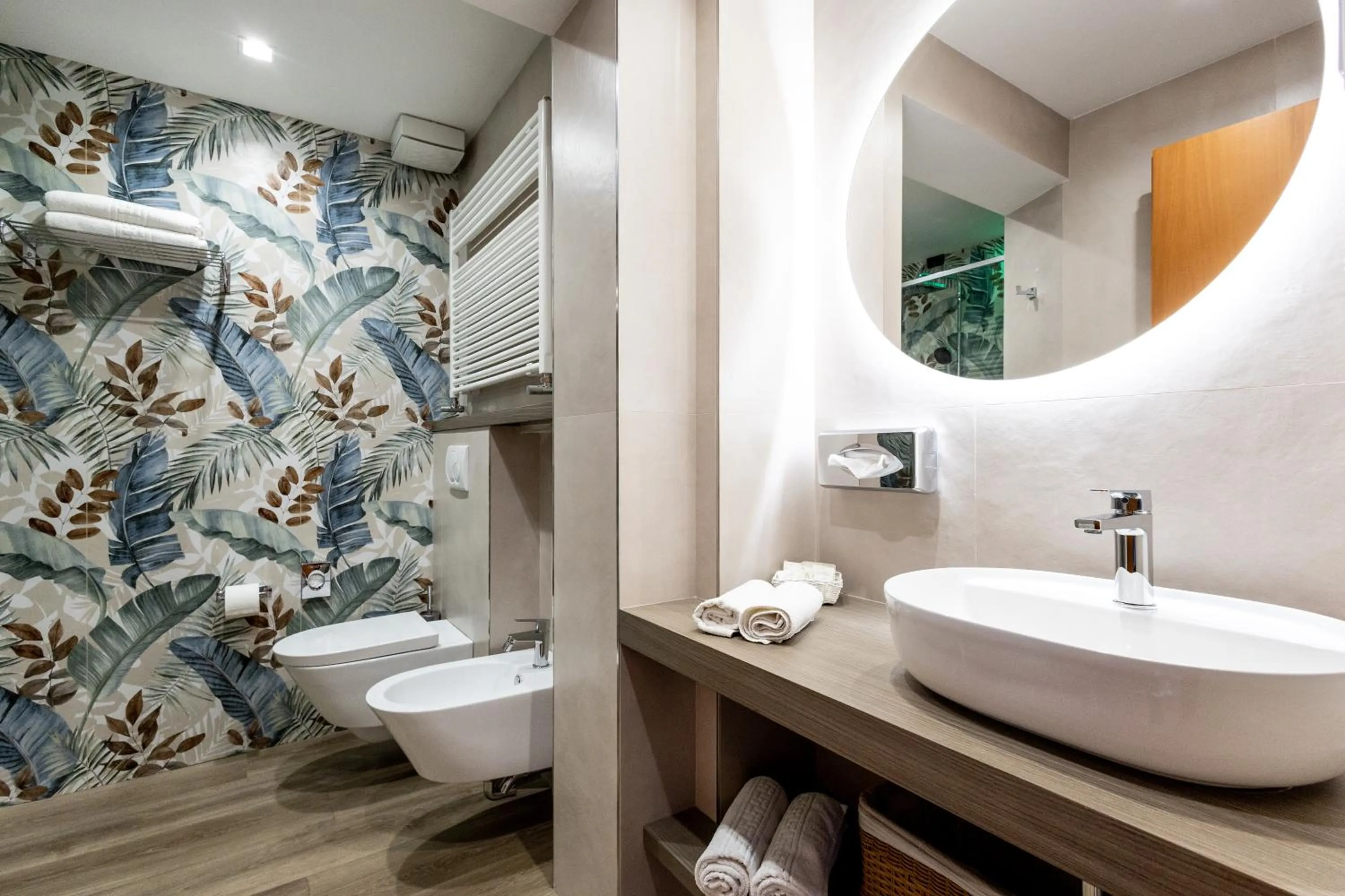 Bedroom in Hotel Palm Beach B&B SEA VIEW