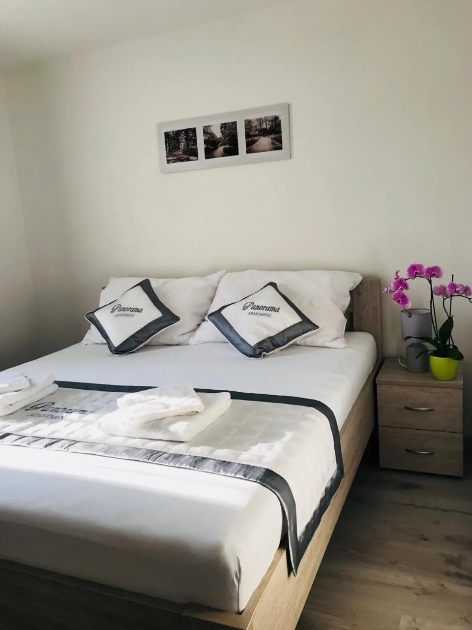 Bed in Panorama Apartments