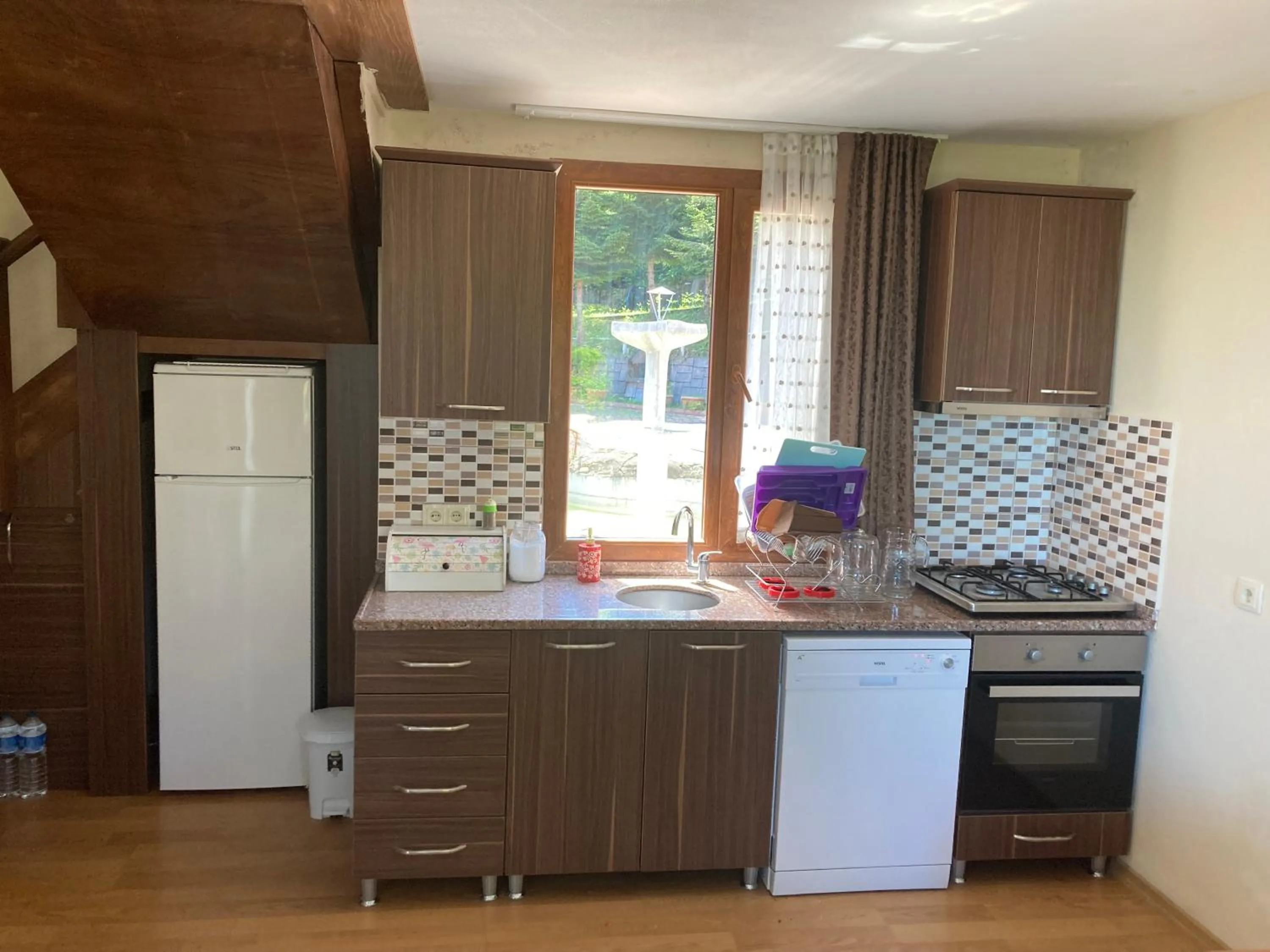 Kitchen or kitchenette in Zarha Mountain Villas