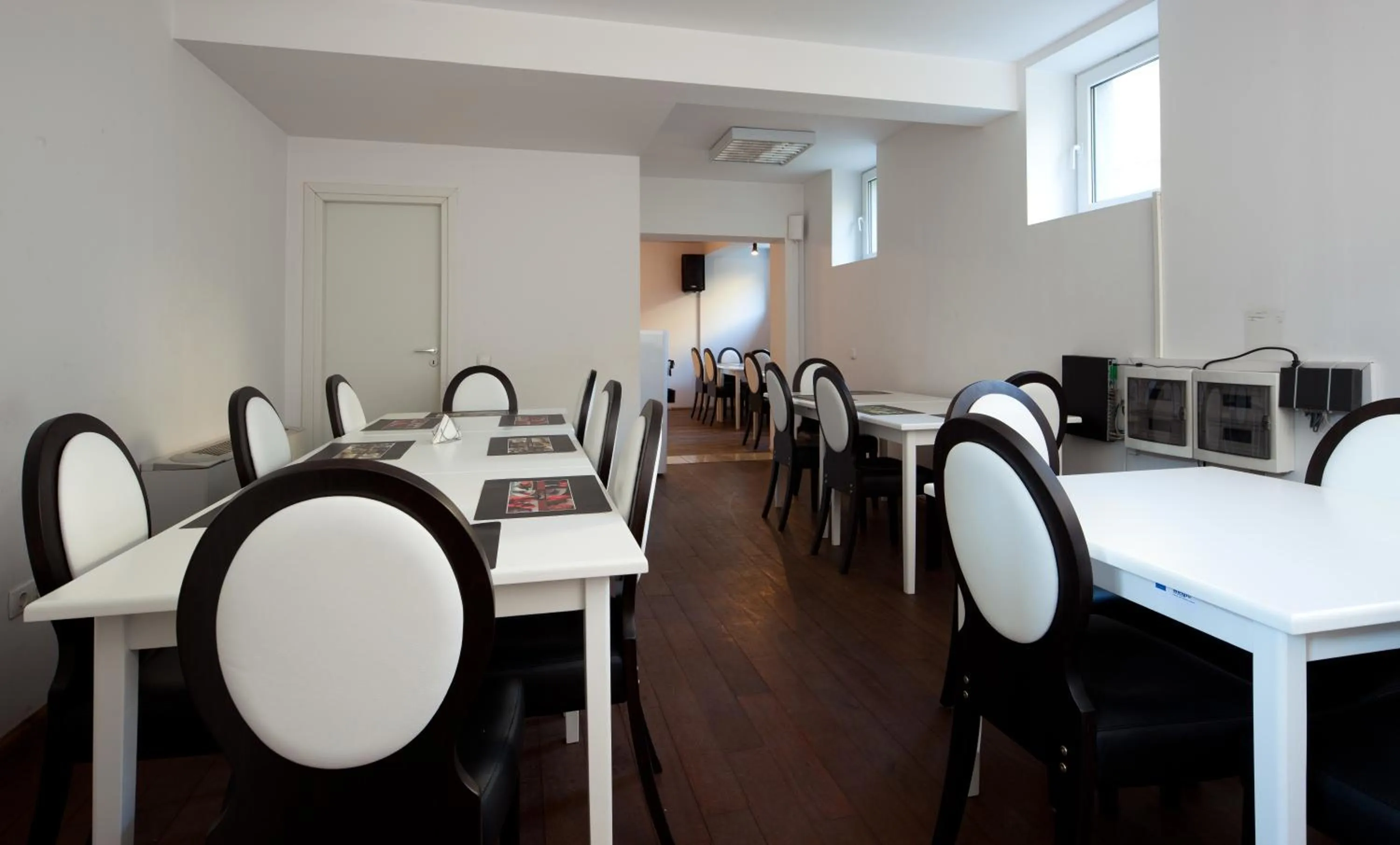 Coffee/tea facilities in Living In Aparthotel