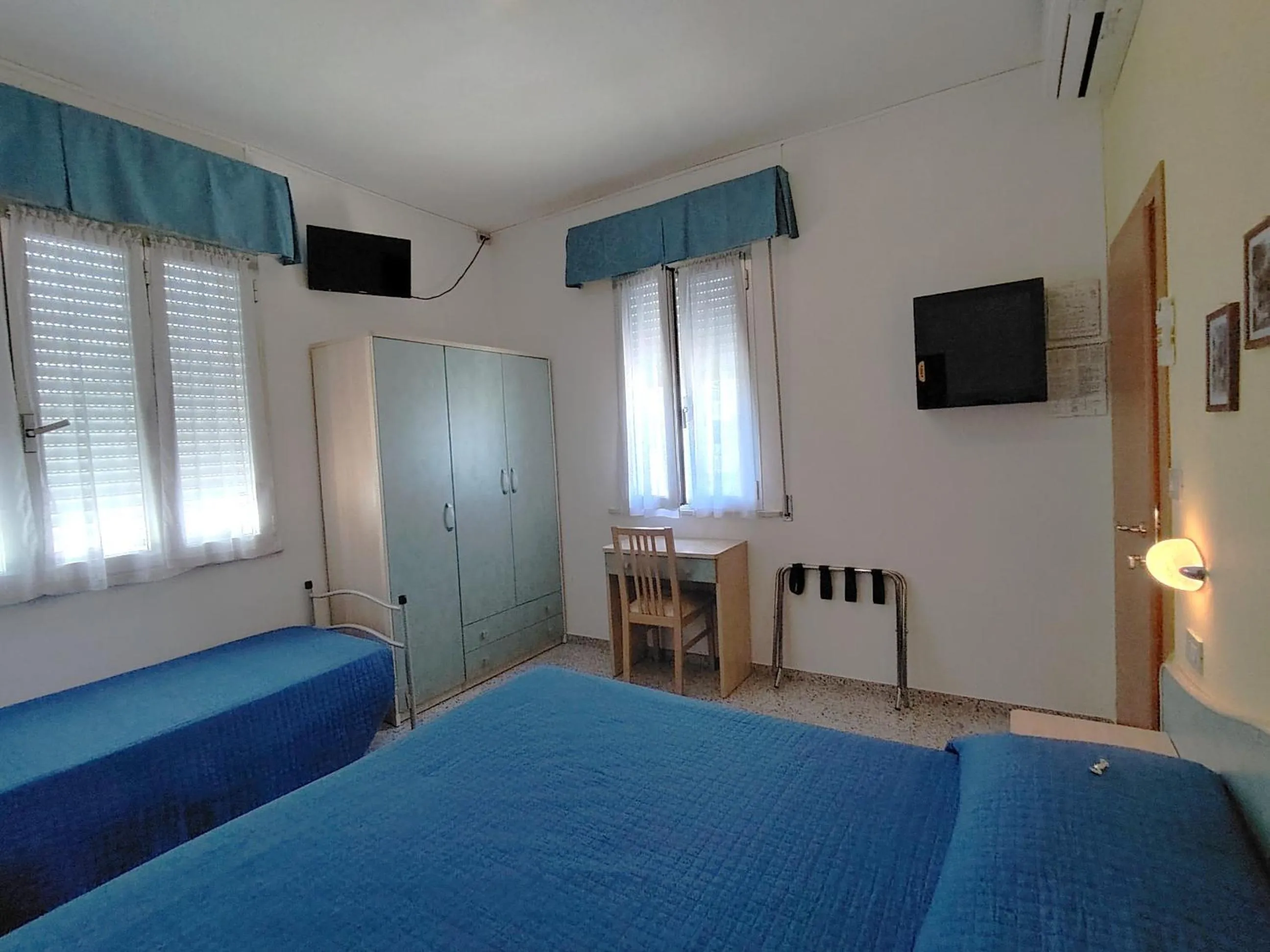 Photo of the whole room, Bed in Hotel Villa Ersilia Rimini B&B