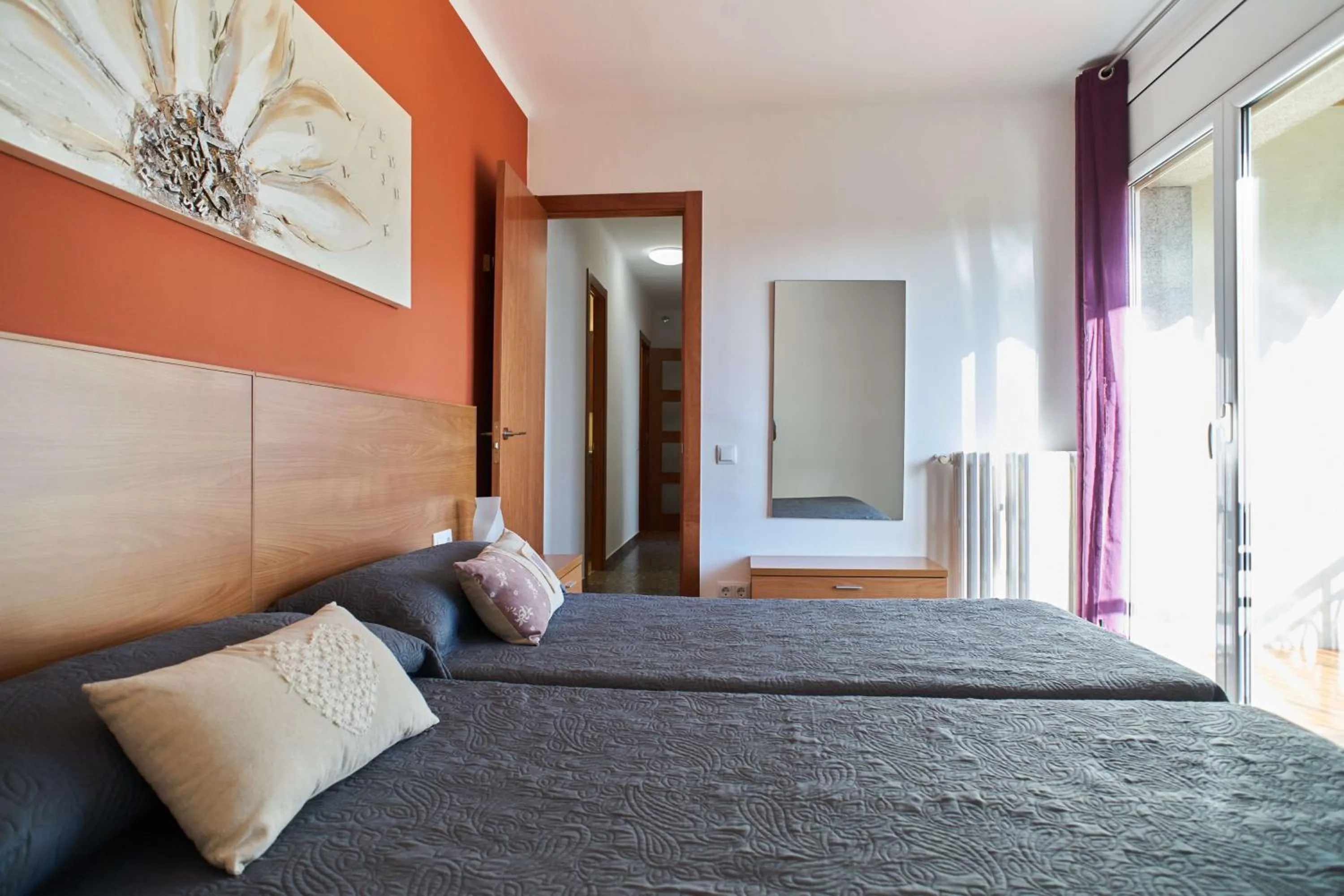 Photo of the whole room, Bed in Manresa Apartamentos Turísticos