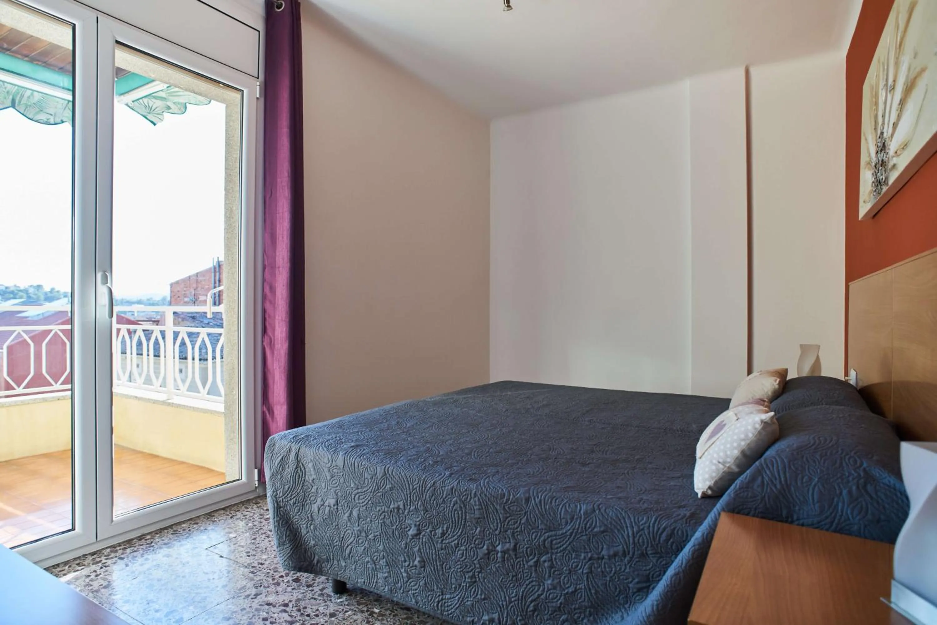 Bedroom, Bed in Manresa Apartamentos Turísticos