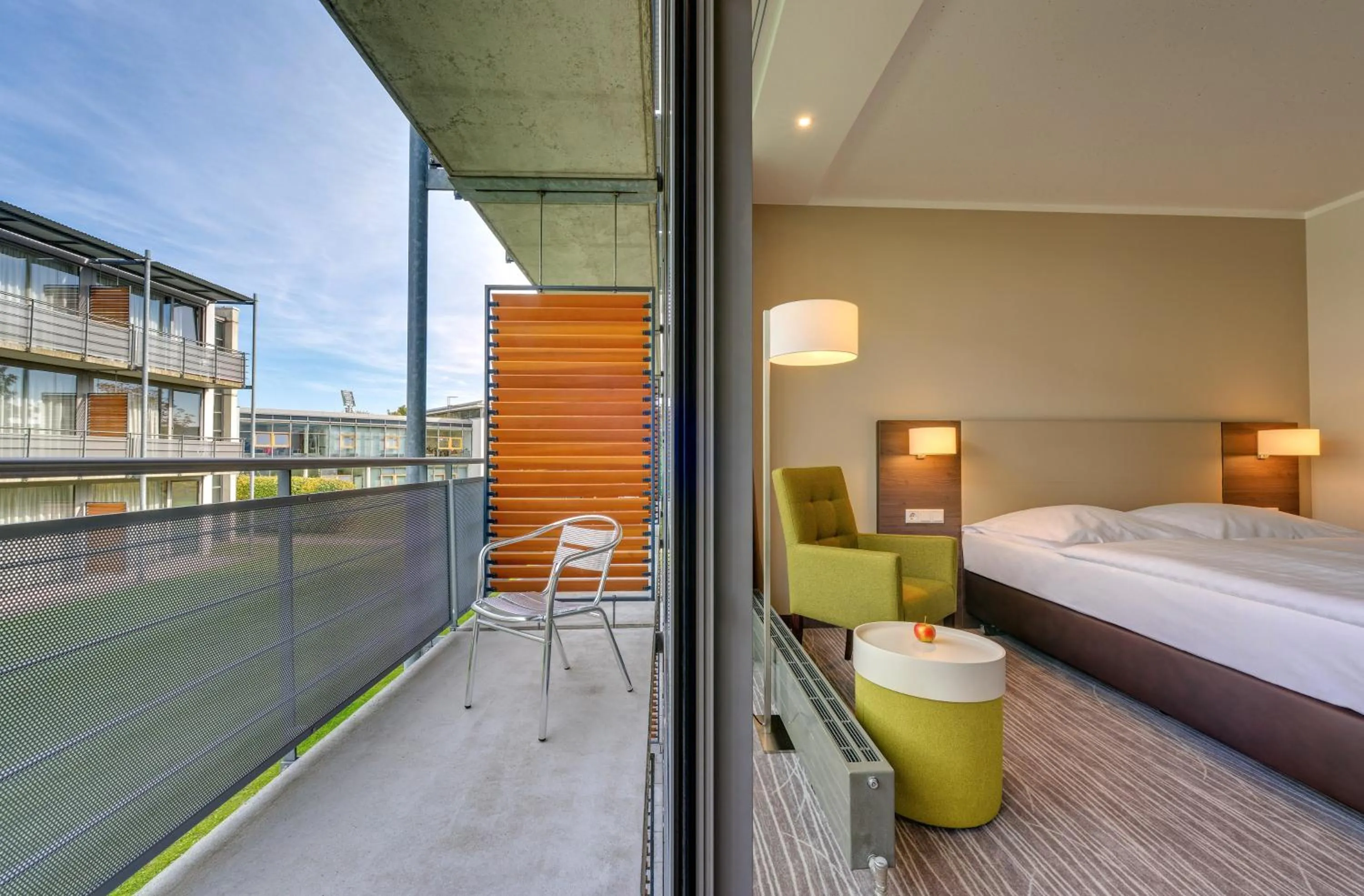 Balcony/Terrace, Bed in GenoHotel Baunatal