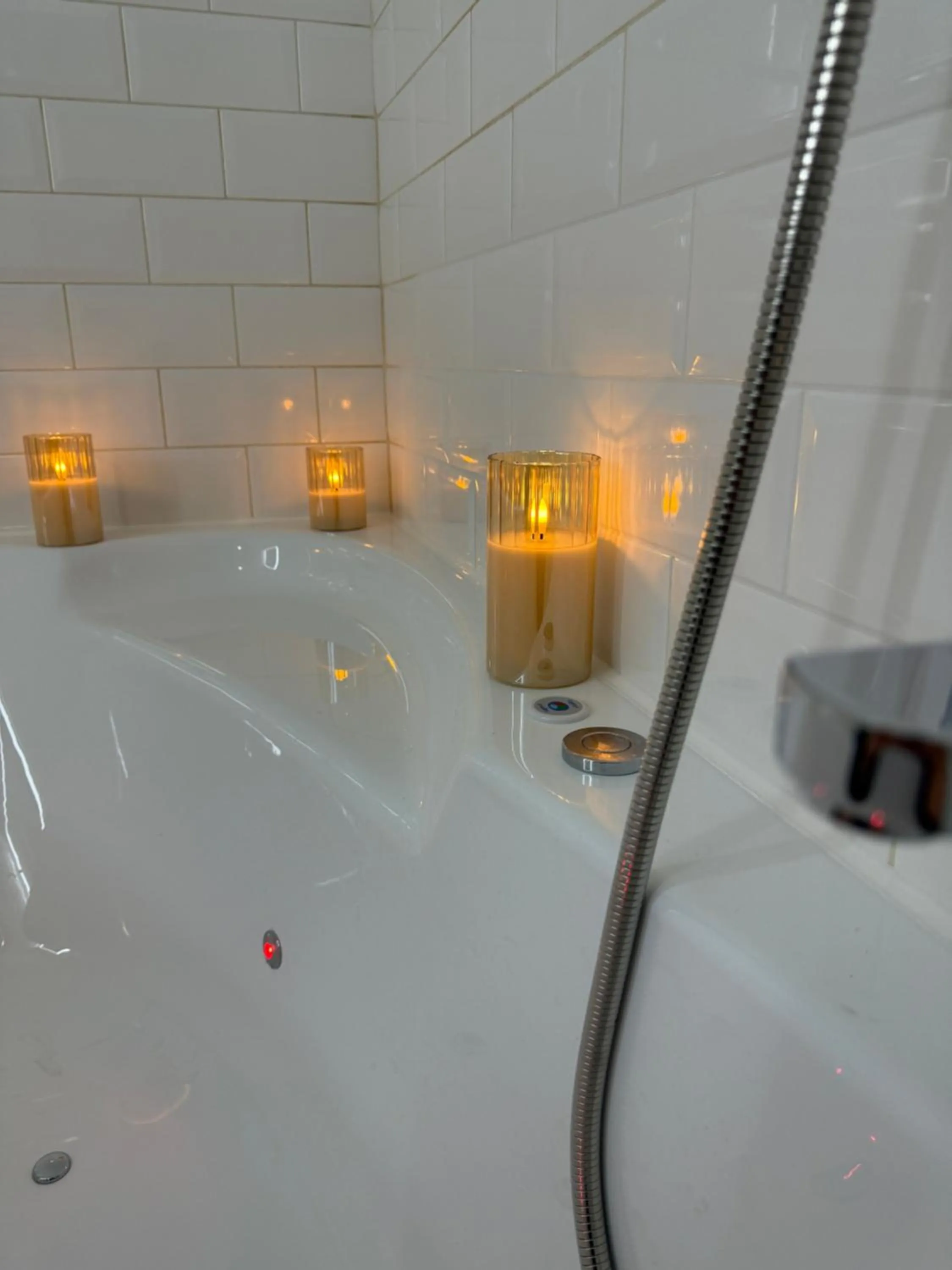 Hot Tub in Apart-Hotel LAVINA з ДЖАКУЗІ