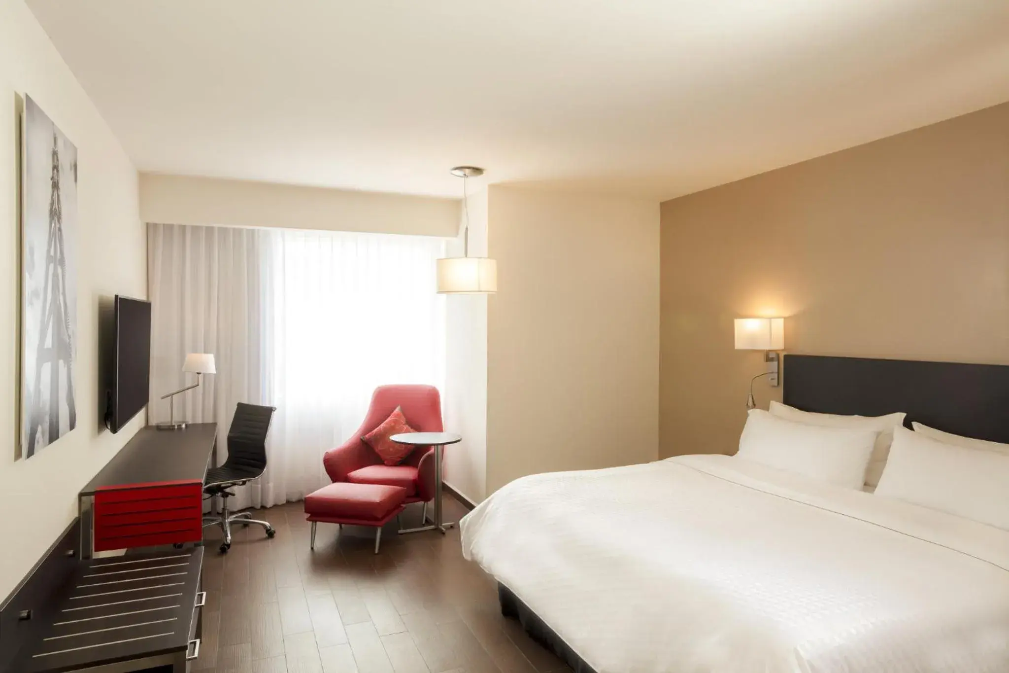 Superior King Room - single occupancy in Fiesta Inn Express Monterrey Centro Superior King Room - single occupancy in Fiesta Inn Express Monterrey Centro